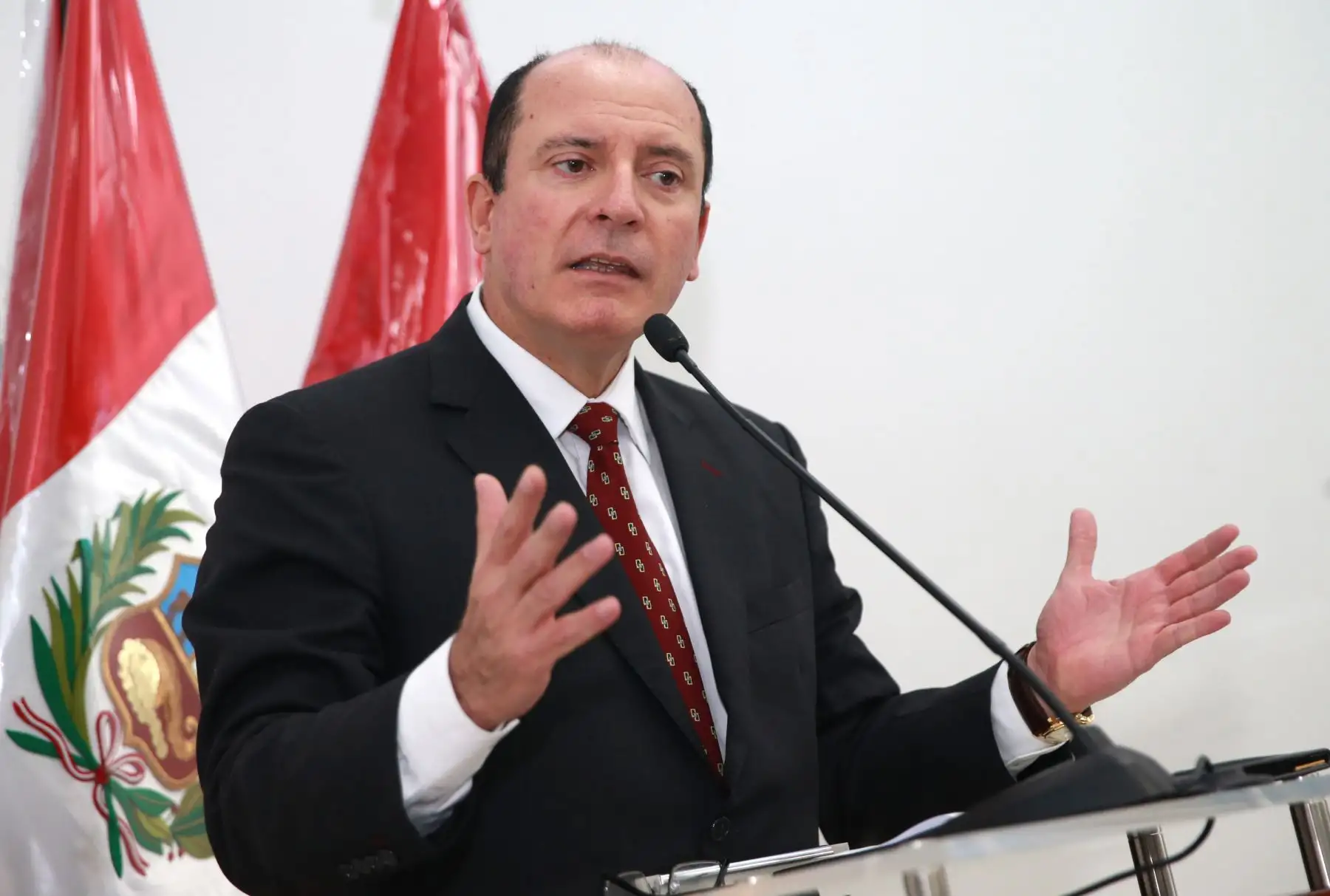“Ninguna autoridad migratoria de algún país atiende las 24 horas para regularizar a los migrantes; nadie puede objetar la solidaridad del Perú con los venezolanos”, dijo Sevilla. Foto: ANDINA/Norman Córdova.