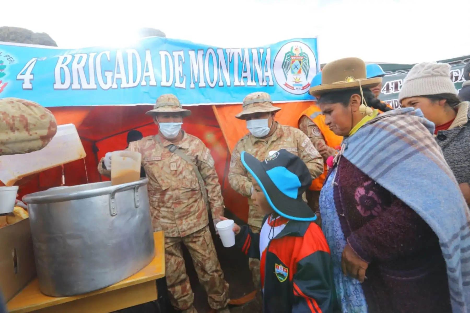 Presidente de la República Martín Vizcarra, inicia entrega de ayuda por heladas en Puno. Foto: ANDINA/Prensa Presidencia