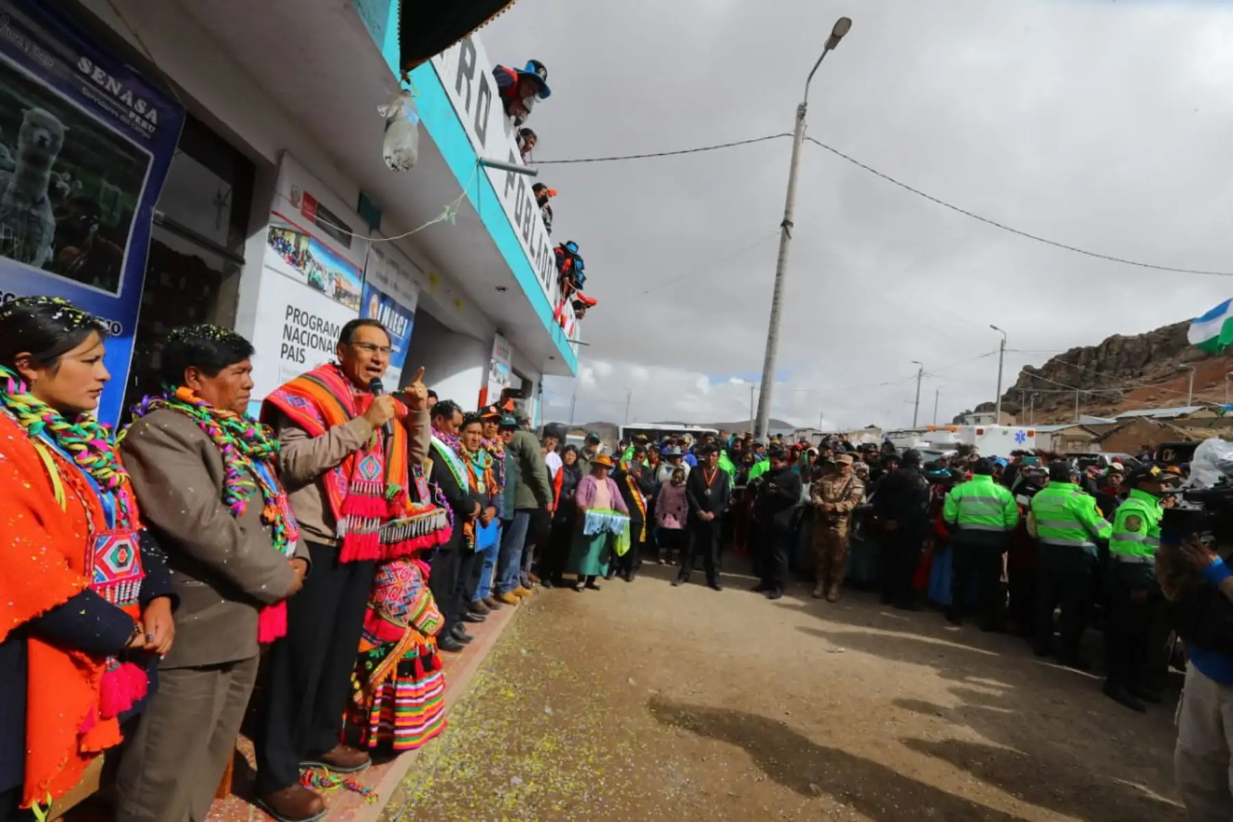 Presidente de la República Martín Vizcarra, inicia entrega de ayuda por heladas en Puno. Foto: ANDINA/Prensa Presidencia