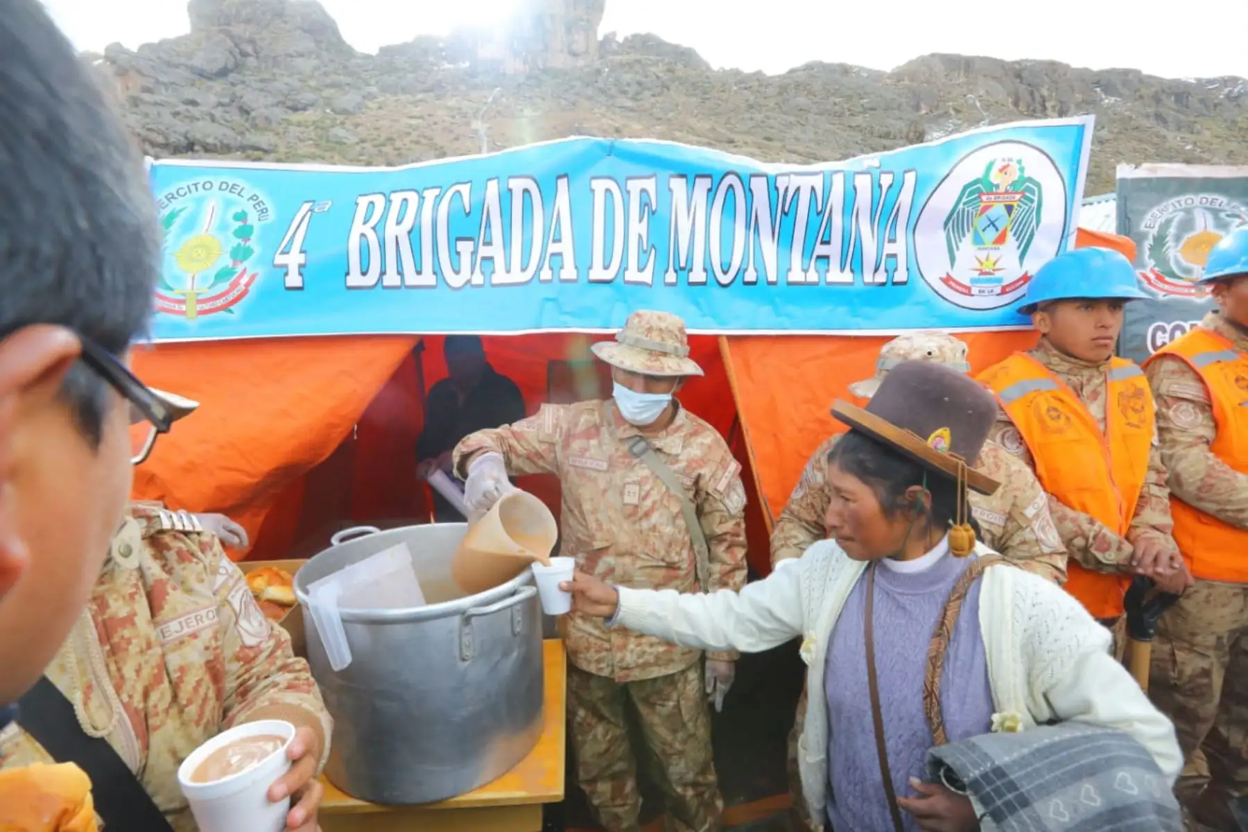 Presidente de la República Martín Vizcarra, inicia entrega de ayuda por heladas en Puno. Foto: ANDINA/Prensa Presidencia