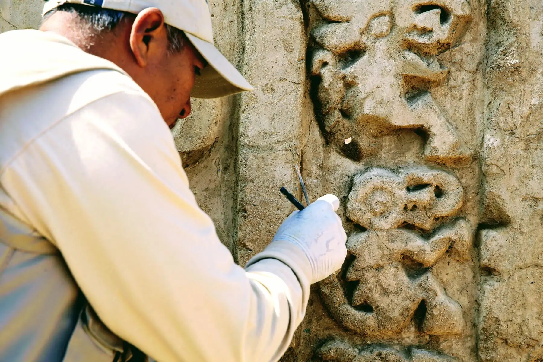 Resaltan el hallazgo de murales en altorrelieve en Chan Chan. ANDINA/Luis Iparraguirre