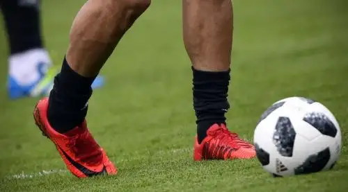 Selección de Irán se quedó sin su calzado oficial por restricciones de Estados Unidos a su país.