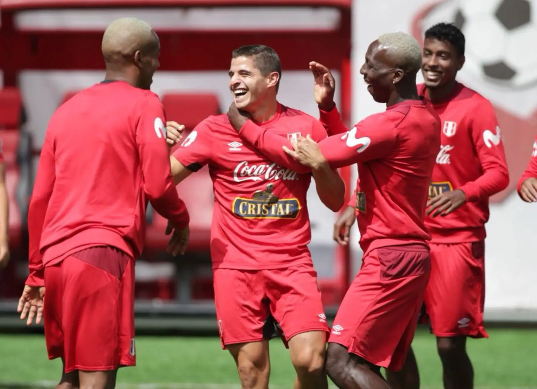 Corso, Advincula y Carrillo durante entrenamiento de la selección en Rusia. Foto: ANDINA/FPF