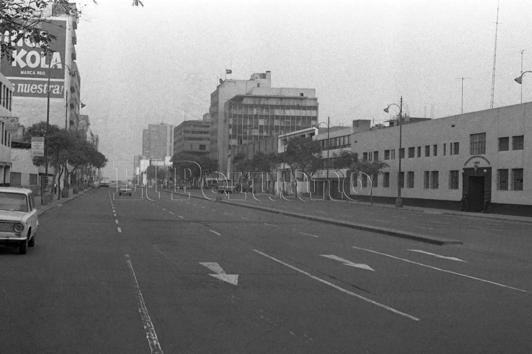 La avenida Abancay en momentos que se jugaba el partido entre Perú e Camerún en España 82. Foto: ANDINA/archivo