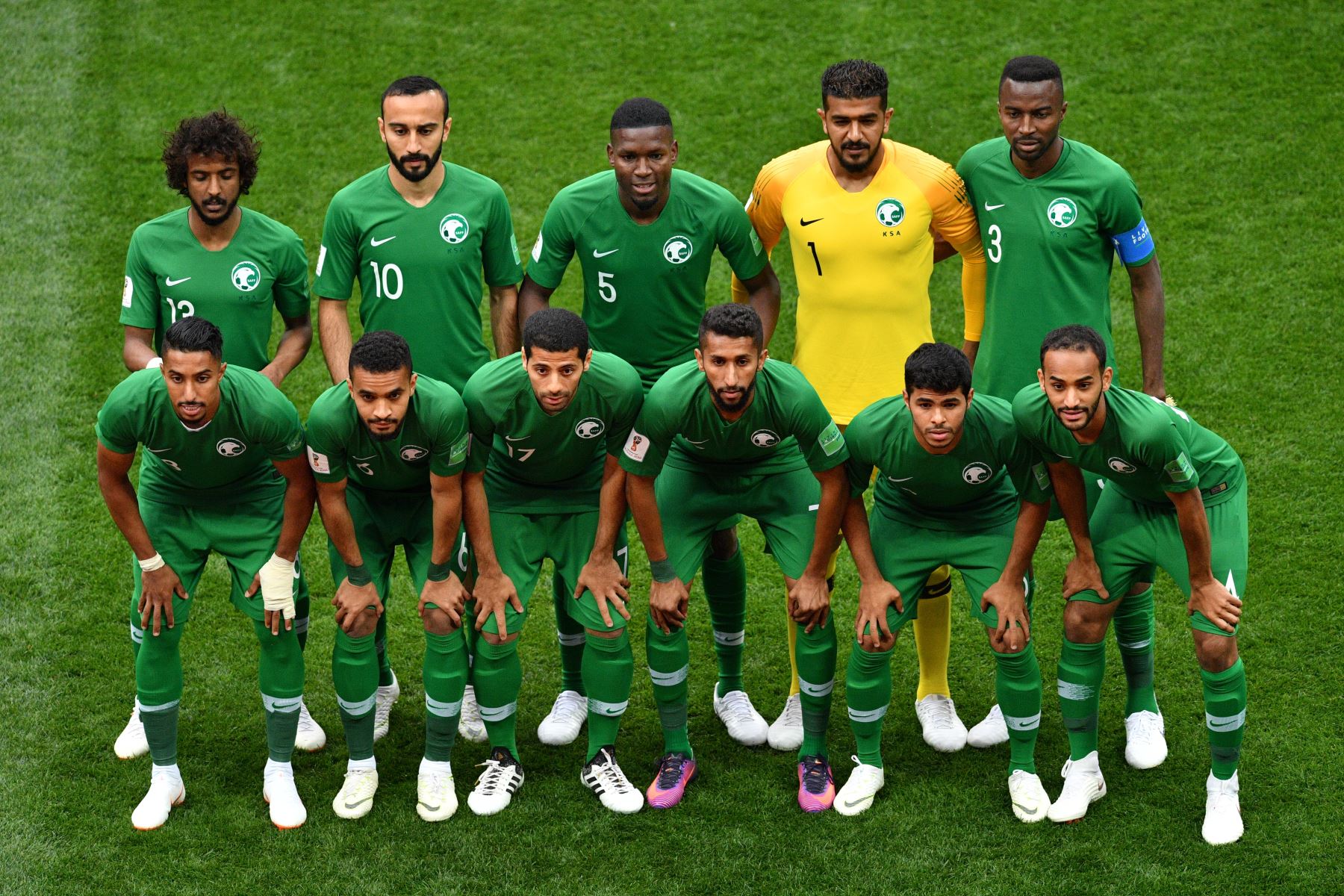 Selección de Arabia Saudita posan para una fotografía durante el partido de fútbol del Grupo A de la Copa Mundial Rusia 2018 entre Rusia y Arabia Saudita en el Estadio Luzhniki en Moscú. AFP