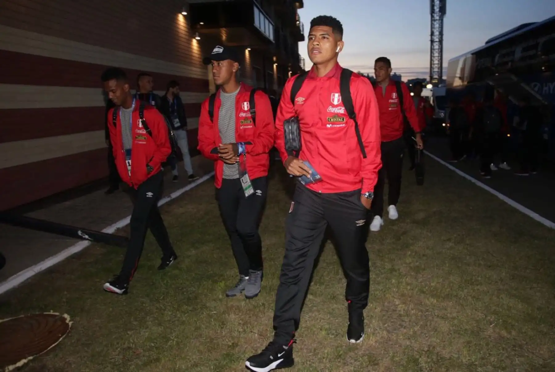 La selección peruana llegó hoy a la ciudad de Saransk, donde este sábado enfrentará a Dinamarca, en el debut de ambos equipos en el Mundial Rusia 2018.  Foto: ANDINA/FPF