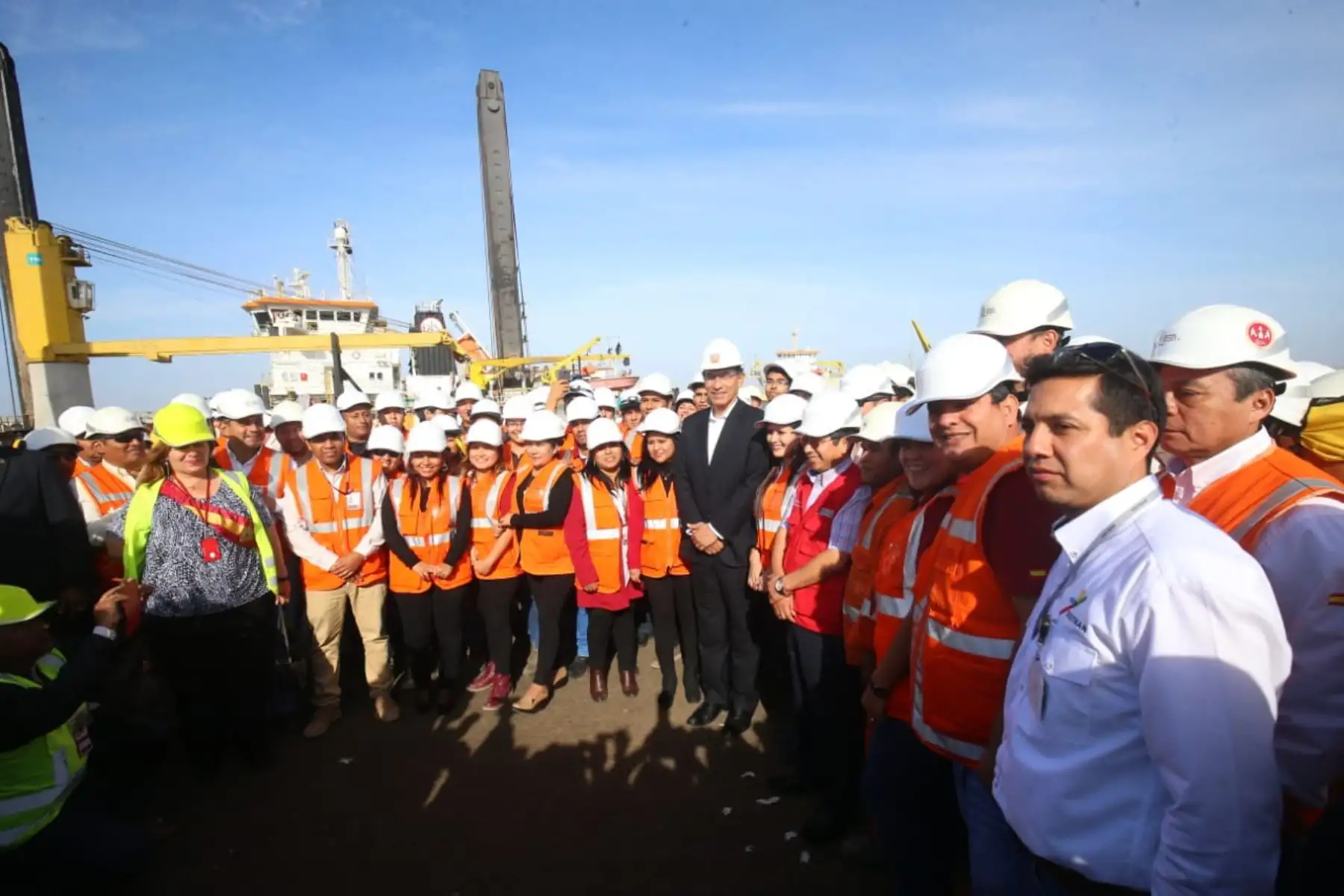 Presidente de la República Martín Vizcarra supervisa el inicio de obra del terminal portuario, general San Martin-Pisco. Foto: ANDINA/Prensa Presidencia