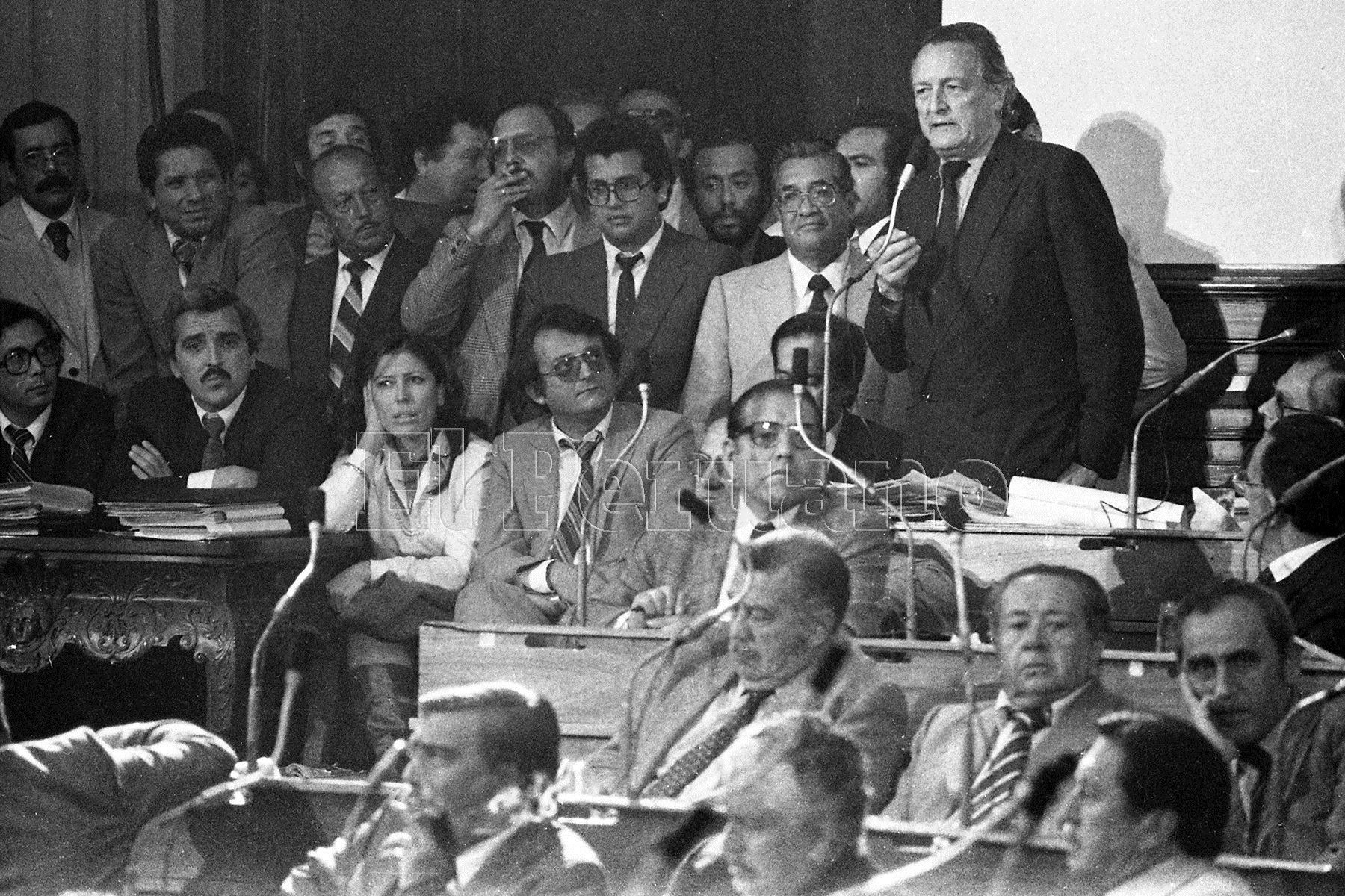 Interrelación a Manuel Ulloa, presidente del Consejo de Ministros.  (17 setiembre 1982). Foto: ANDINA/archivo