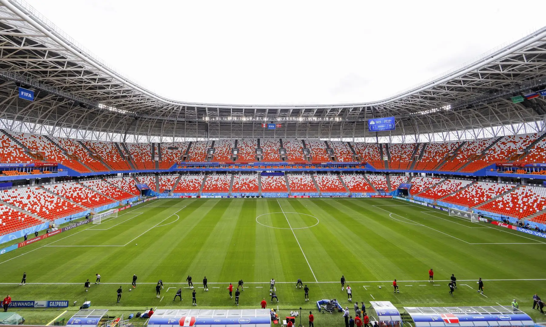 los jugadores participan en una sesión de entrenamiento en el Mordovia Arena en Saransk, Rusia, el 15 de junio de 2018. Perú juega contra Dinamarca en su primer partido del Grupo C el 16 de junio.Foto: EFE