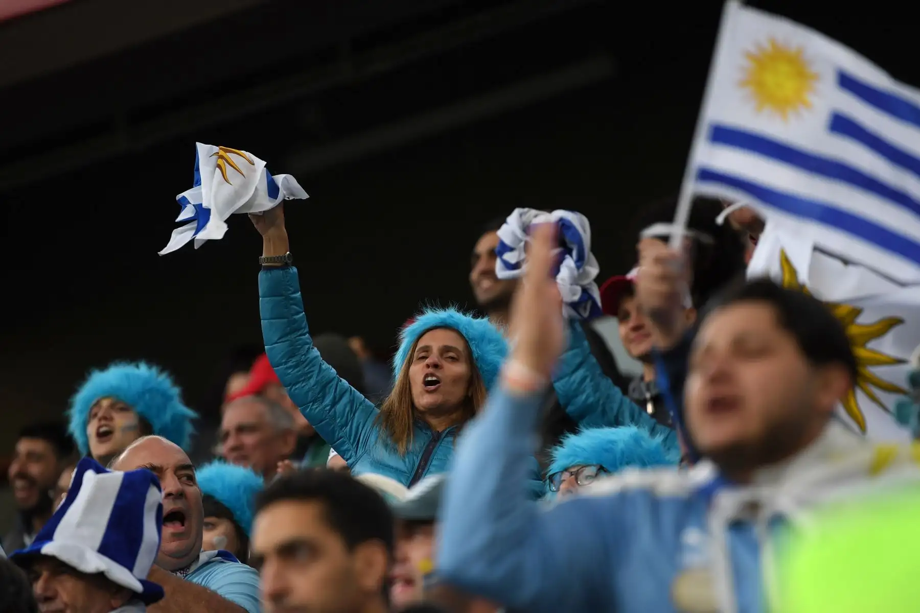 Los fanáticos de Uruguay animan a su equipo durante el partido de fútbol del Grupo A de la Copa Mundial Rusia 2018 entre Egipto y Uruguay en el Ekaterinburg Arena en Ekaterinburg el 15 de junio de 2018. Foto: AFP
