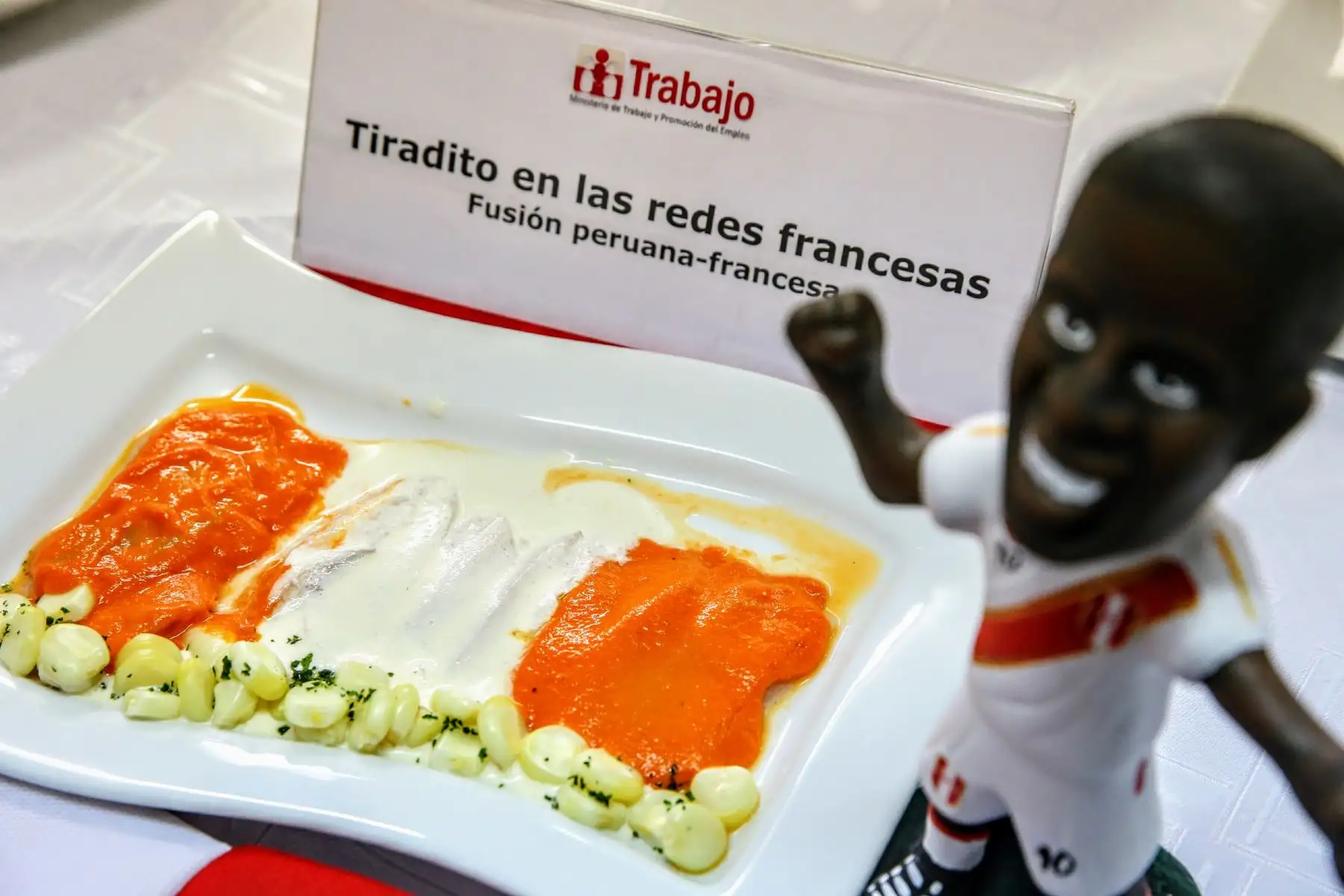 Personas capacitadas en gastronomía por el Ministerio de Trabajo, presentan platos mundialistas. Foto: ANDINA/Luis Iparraguirre
