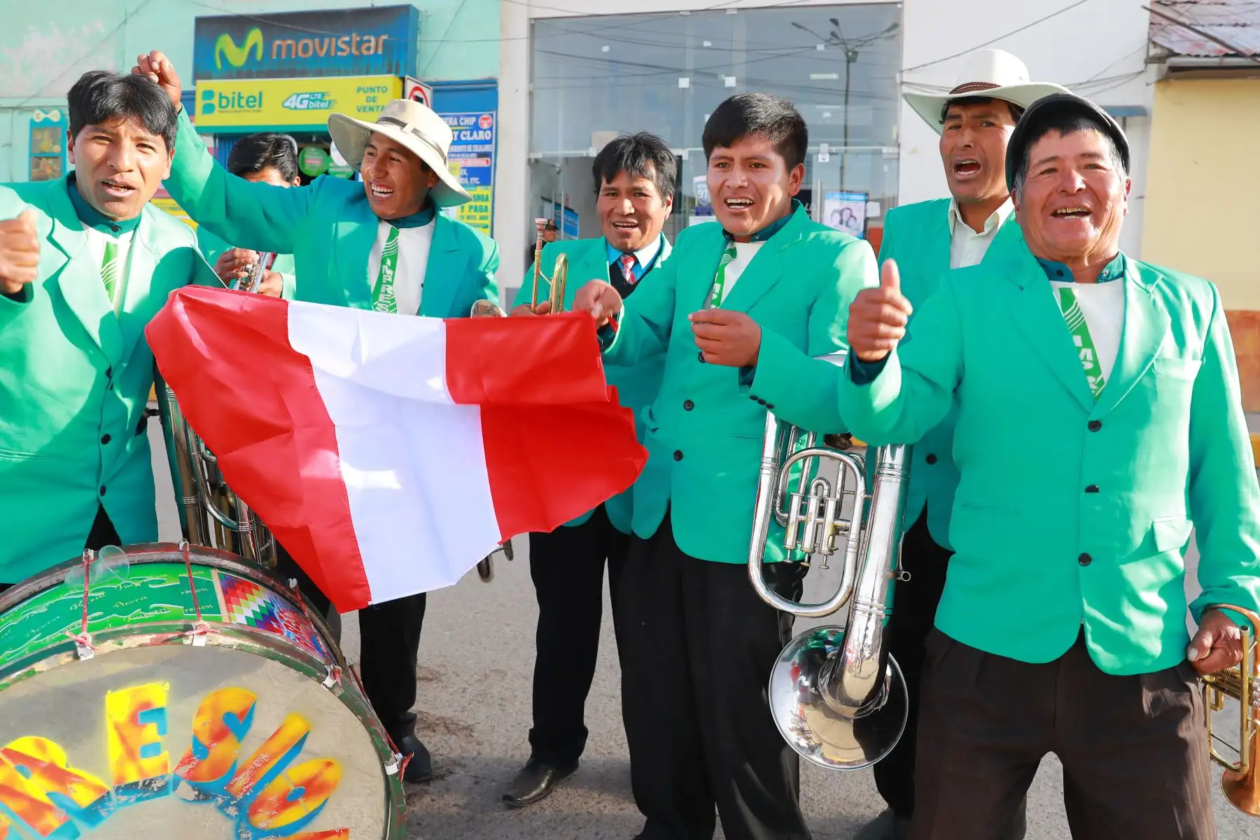 Pobladores de Ilave en Puno, esperan con entusiasmo el debut de Perú en el Mundial de Rusia  Foto: ANDINA/Carlos Lezama