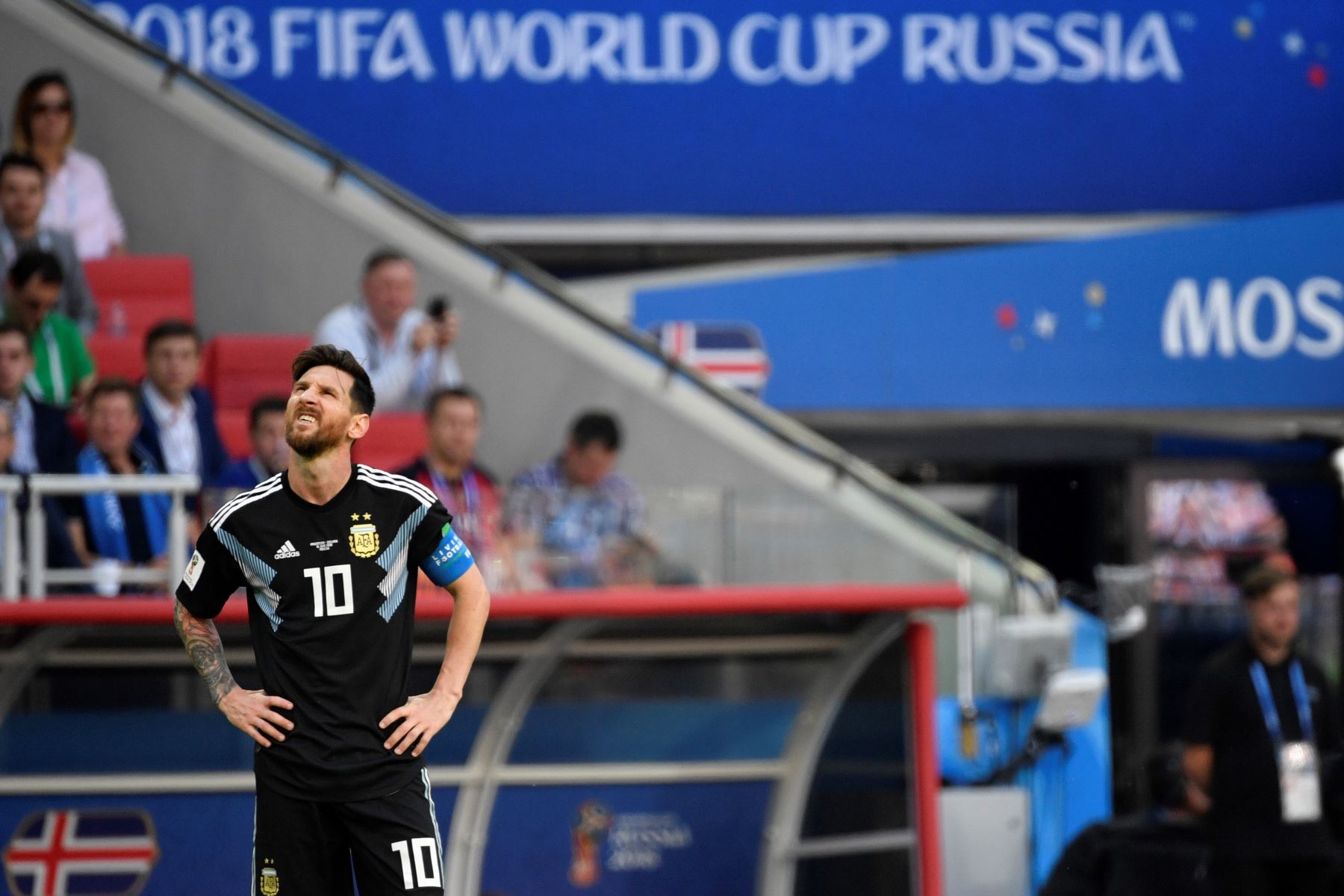 El delantero argentino Lionel Messi es visto durante el partido de fútbol del Grupo D de la Copa Mundial Rusia 2018 entre Argentina e Islandia en el Estadio Spartak de Moscú el 16 de junio de 2018. Foto: AFP