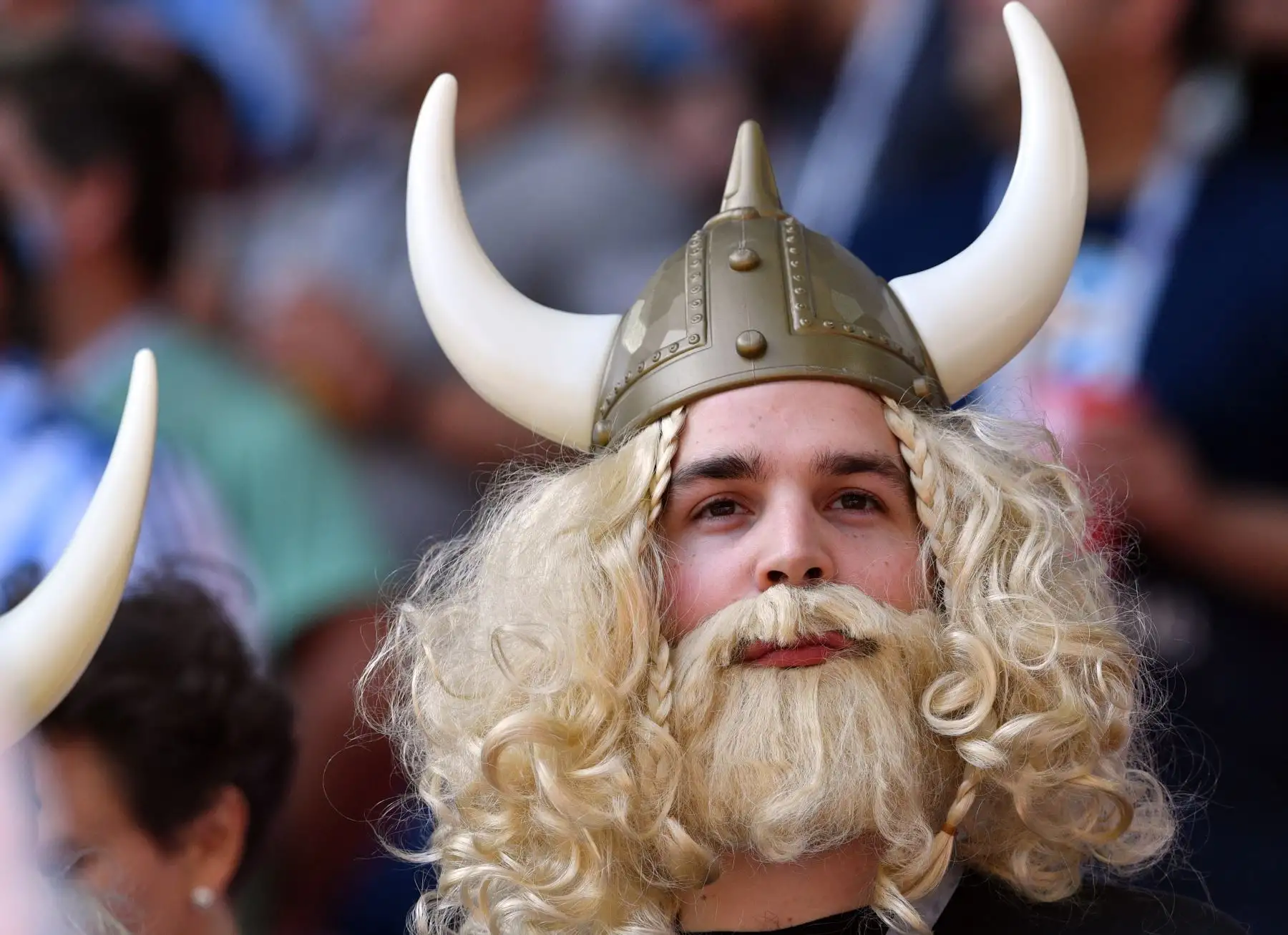 Un fanático de Islandia espera el inicio del partido de fútbol del Grupo D de la Copa Mundial Rusia 2018 entre Argentina e Islandia en el Estadio Spartak de Moscú el 16 de junio de 2018. Foto: AFP