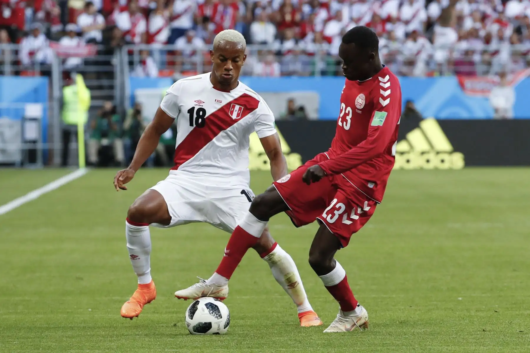 Partido Perú-Dinamarca en el mundial Rusia 2018. AFP