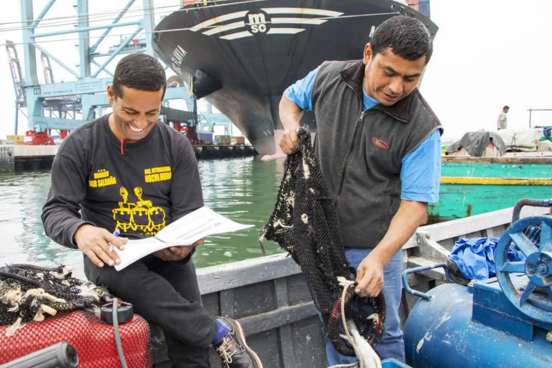 Un total de 440 pescadores artesanales que no tuvieron acceso a la educación regular o no pudieron culminarla, estudian ahora en los Centros de Educación Básica Alternativa (CEBA) ubicados en los puertos del Callao, La Libertad, Moquegua, Piura y Tumbes, un servicio que el Ministerio de Educación (Minedu) viene ampliando este año a las regiones de Áncash, Arequipa, Loreto y Puno.