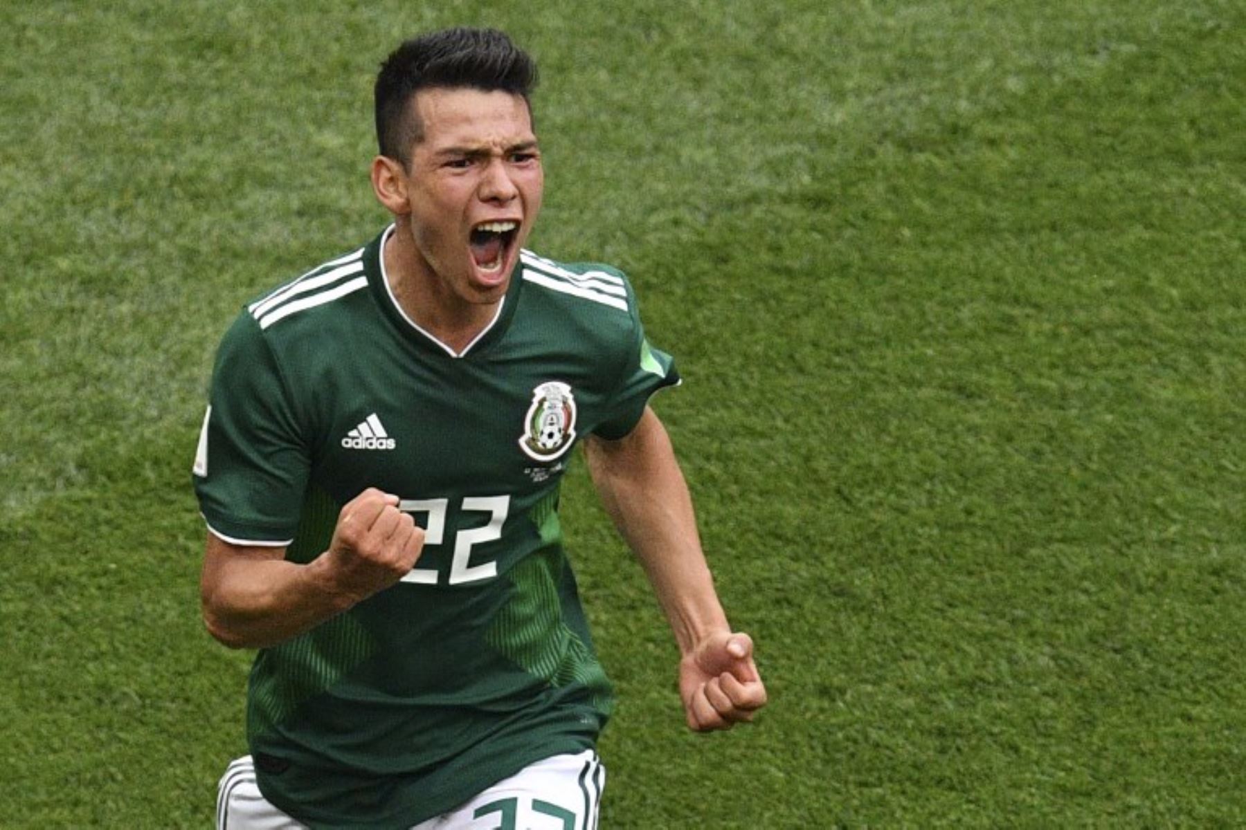 Hirving Lozano celebra el triunfo parcial de México ante Alemania