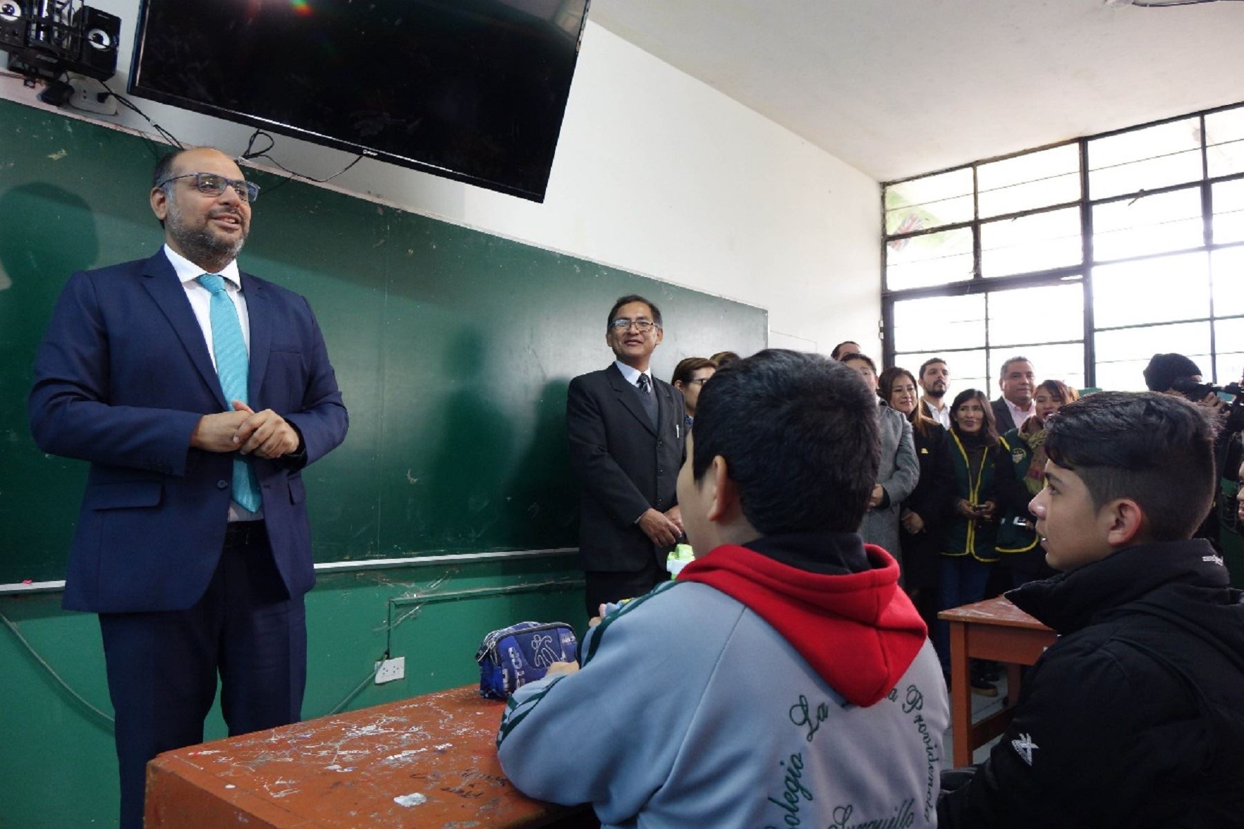 Ministro de Educación, Daniel Alfaro, informa que menos del 5% de maestros acató la huelga.