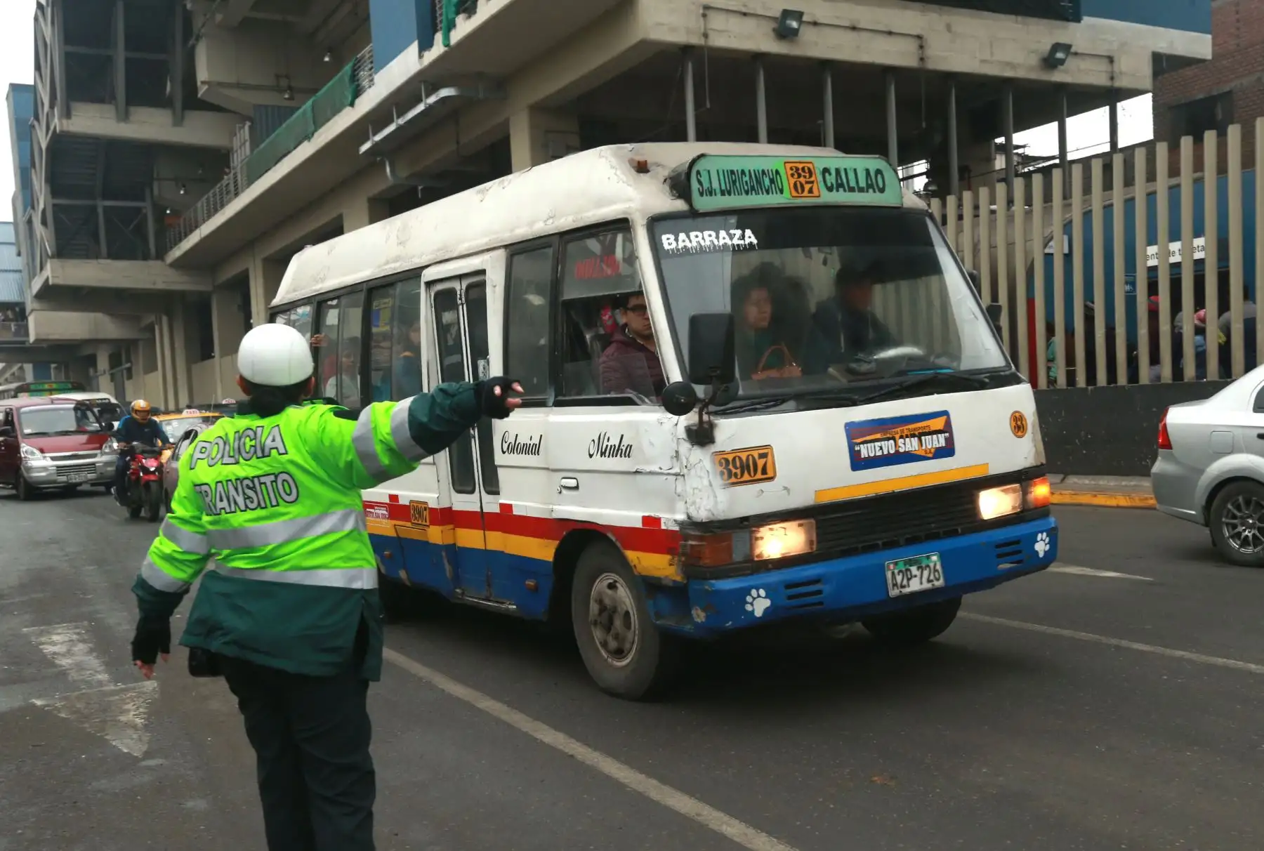 Las empresas de transporte urbano de pasajeros acata el paro de 24 horas .Foto: ANDINA/Norman Córdova