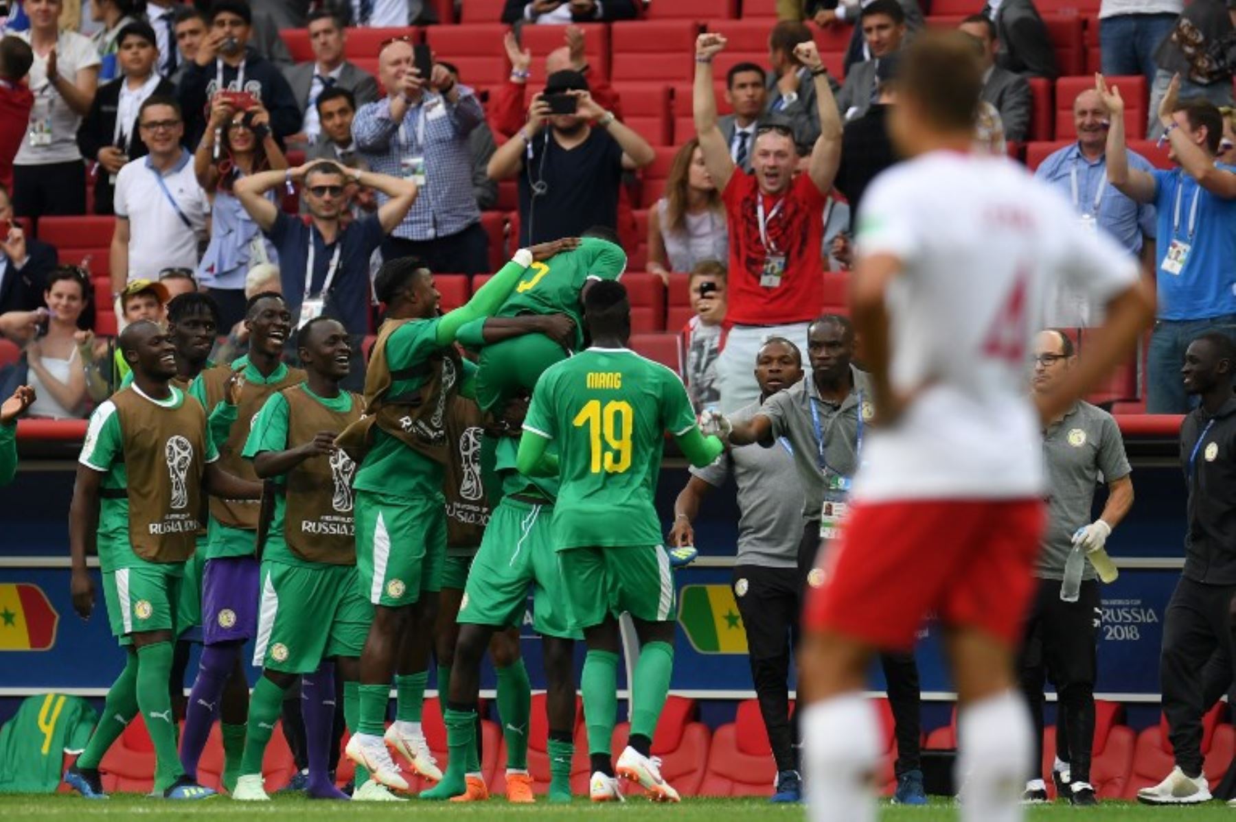 Idrissa Gana Gueye celebra el gol que le da el triunfo a Senegal ante Polonia