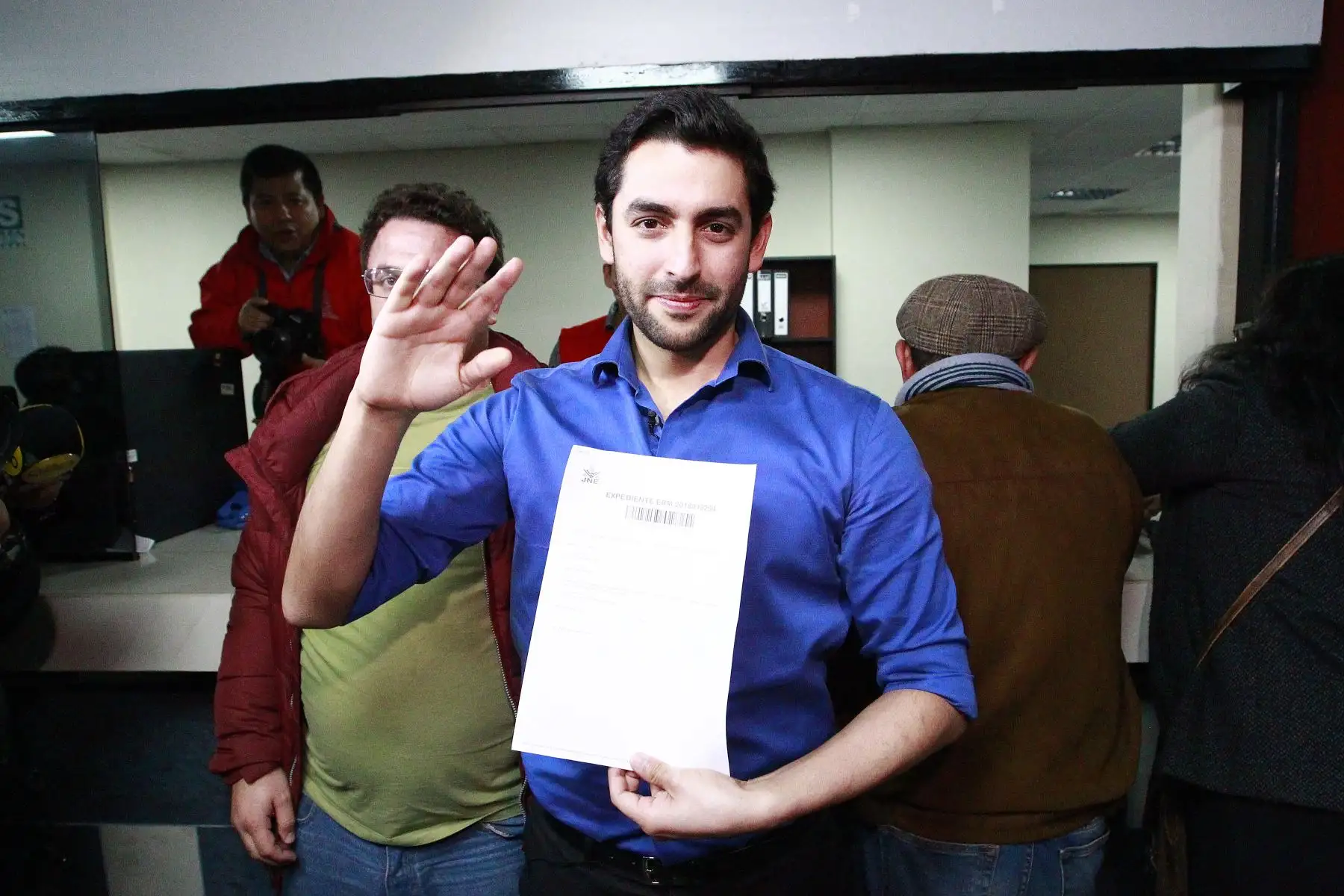 Hijo del alcalde Castañeda Lossio,  Luis Castañeda Pardo se inscribe como  candidato a la alcaldía de Lima ante el Jurado Electoral Especial (JEE) Lima Centro. Foto: ANDINA/Eddy Ramos.