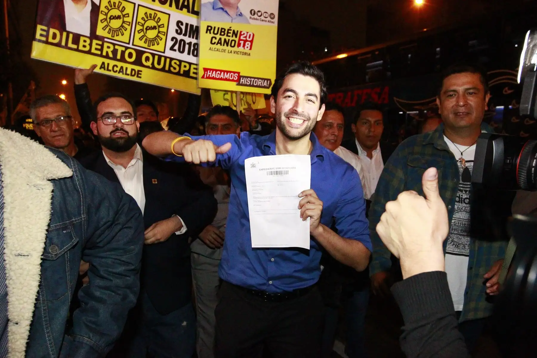 Hijo del alcalde Castañeda Lossio,  Luis Castañeda Pardo se inscribe como  candidato a la alcaldía de Lima ante el Jurado Electoral Especial (JEE) Lima Centro. Foto: ANDINA/Eddy Ramos.