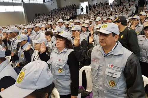 La incorporación de personal civil en las comisarías permitirá a más policías realizar labores propias de su función como el patrullaje y la seguridad ciudadana, sostuvo la secretaria general del Ministerio del Interior, Lilian Cueva Fernández, en el lanzamiento de la convocatoria de auxiliares de Policía para las regiones Cusco y La Libertad. ANDINA/Difusión