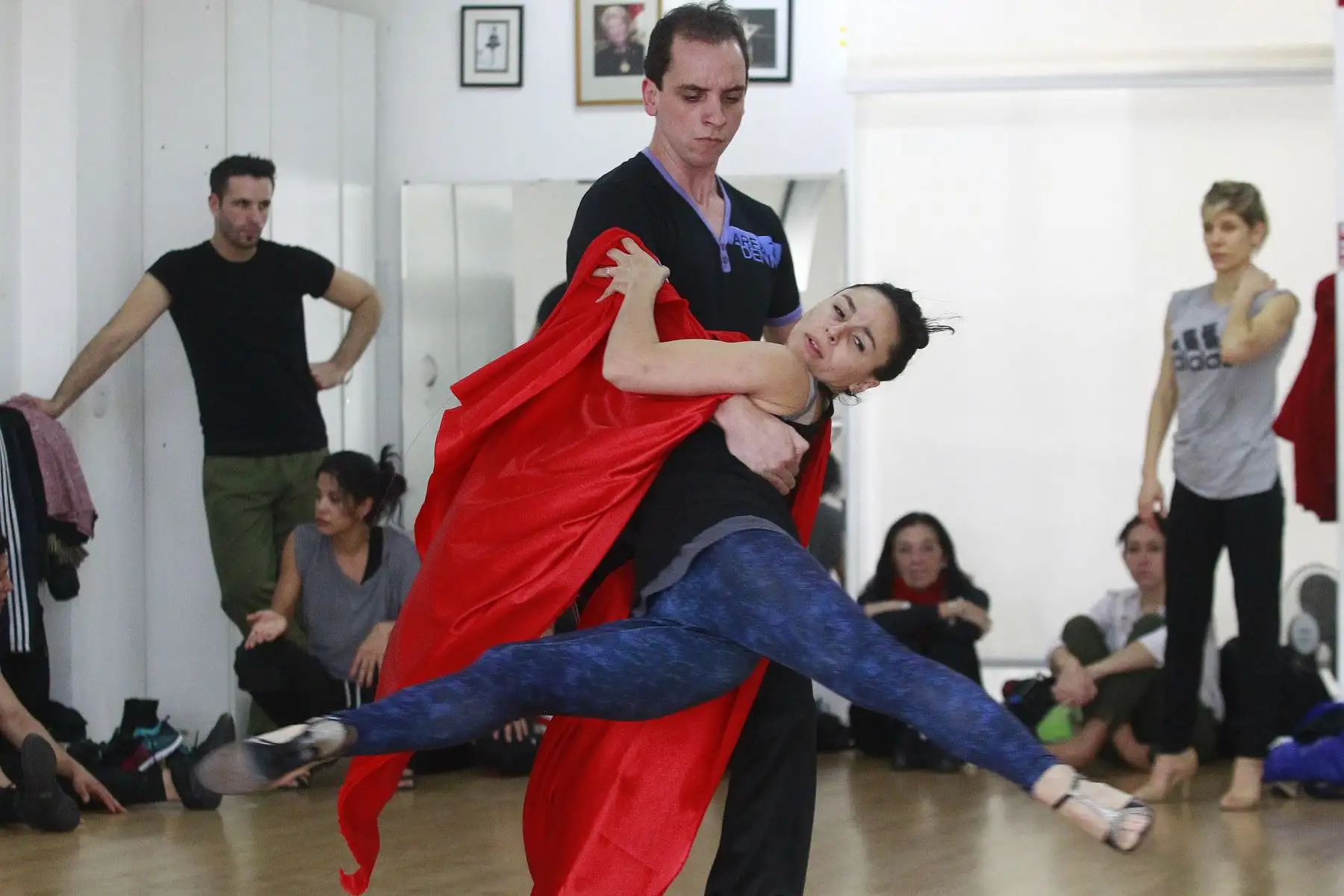 La Compañía argentina “Estampas Porteñas “, presenta en Lima “Margot”, propuesta que combina danza, música teatro y multimedia alrededor de una historia. Foto: ANDINA/Eddy Ramos.