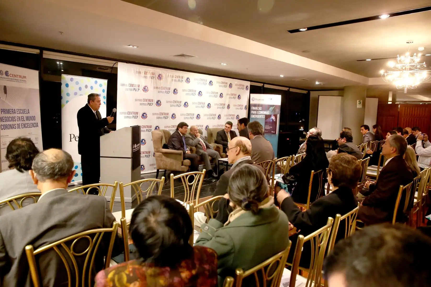 En El Club de la Banca presentan libro de Kurt Burneo y Edmundo Lizarzaburo "Finanzas Para Economias Emergentes". Foto: ANDINA/Dante Zegarra.
