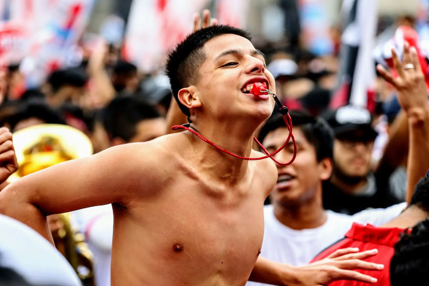 Hinchas peruanos festejan en los previos al partido mundialista que enfrentará nuestra selección contra Francia. Foto: ANDINA/Luis Iparraguirre