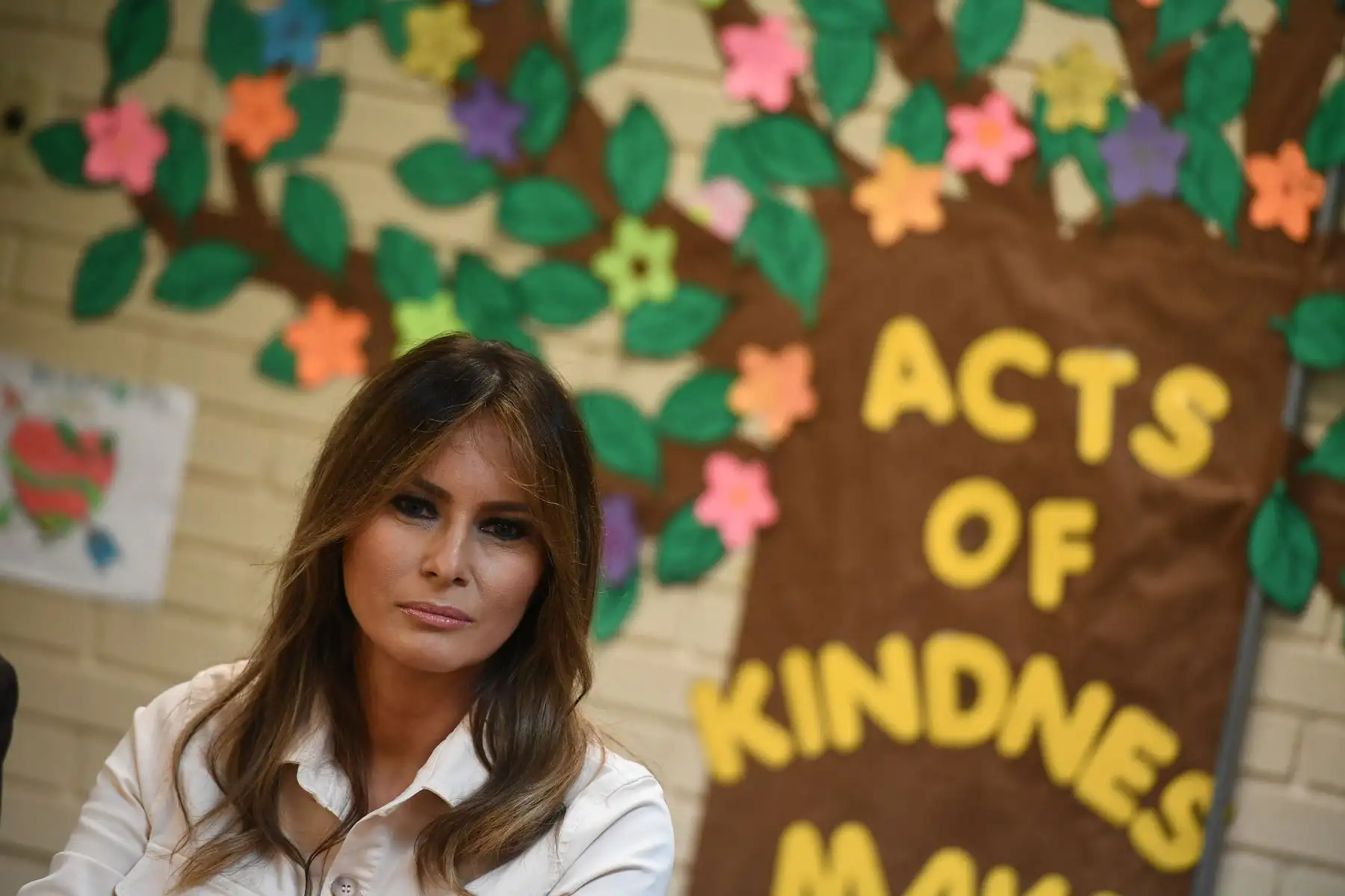 Melania visita un albergue de niños inmigrantes en Texas. Foto: AFP.