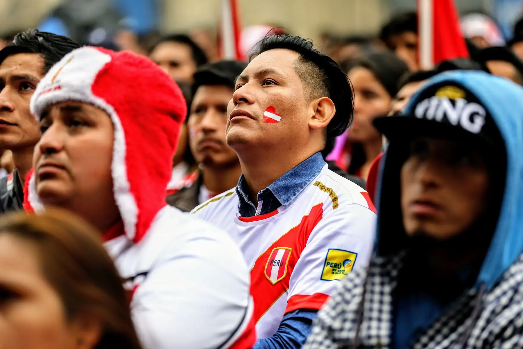 Hinchas peruanos se lamentan por eliminación de la selección en el mundial de Rusia. Foto: ANDINA/Luis Iparraguirre