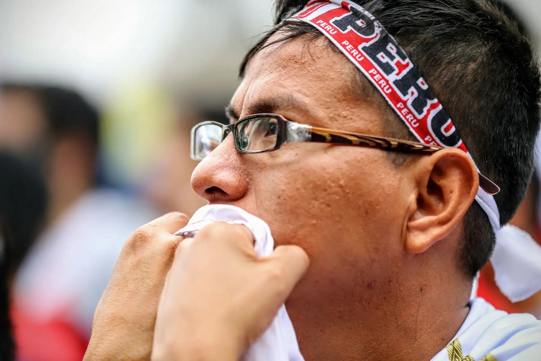 Hinchas peruanos se lamentan por eliminación de la selección en el mundial de Rusia. Foto: ANDINA/Luis Iparraguirre