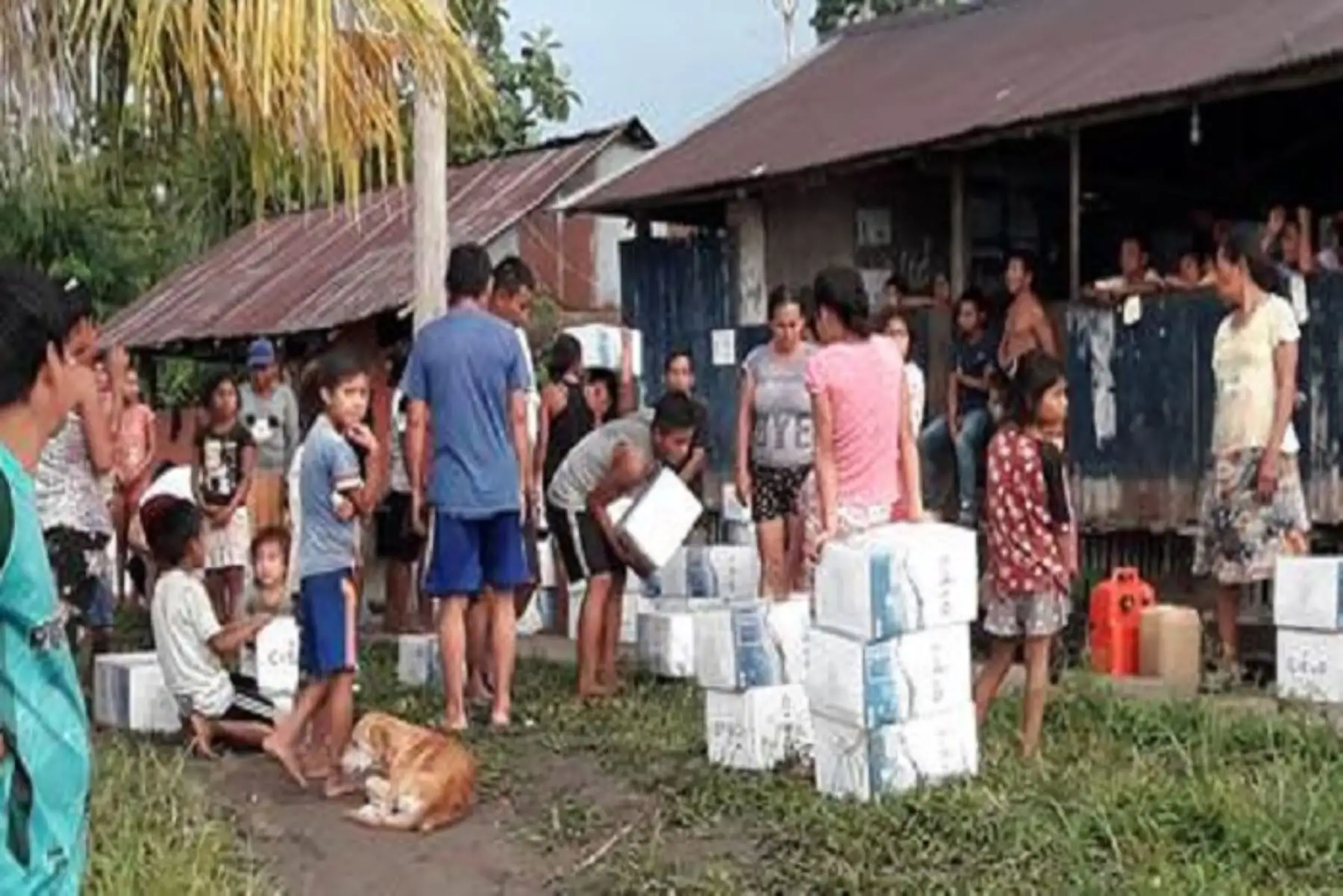 Petroperú está realizando actividades de apoyo social a la población de Andoas, como la entrega preventiva de agua potable envasada, así como paquetes de útiles escolares y la realización de campañas médica.