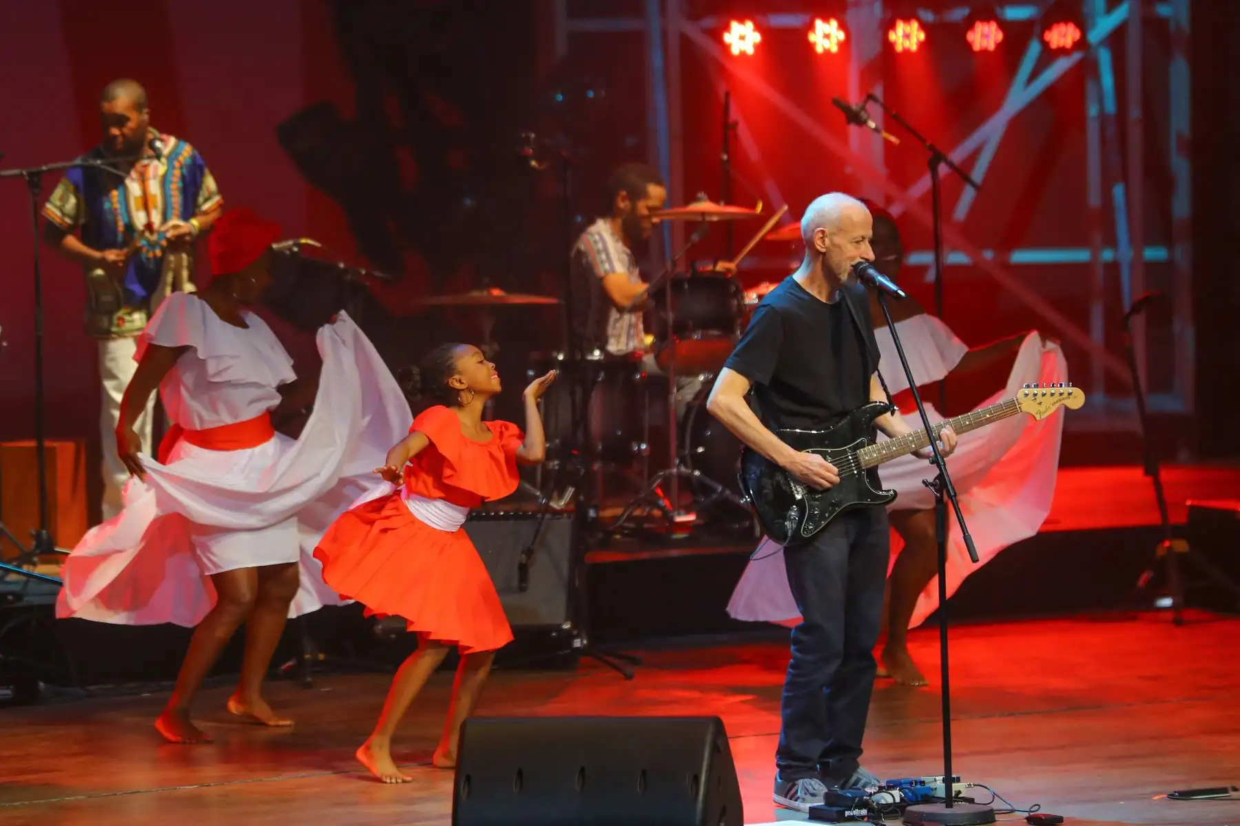 Concierto de Miki González en el gran teatro nacional celebrando los 25 años del recordado álbum “Akundún” rindiendo un homenaje a la cultura afro en el Perú. Photo: ANDINA/Andrés Valle