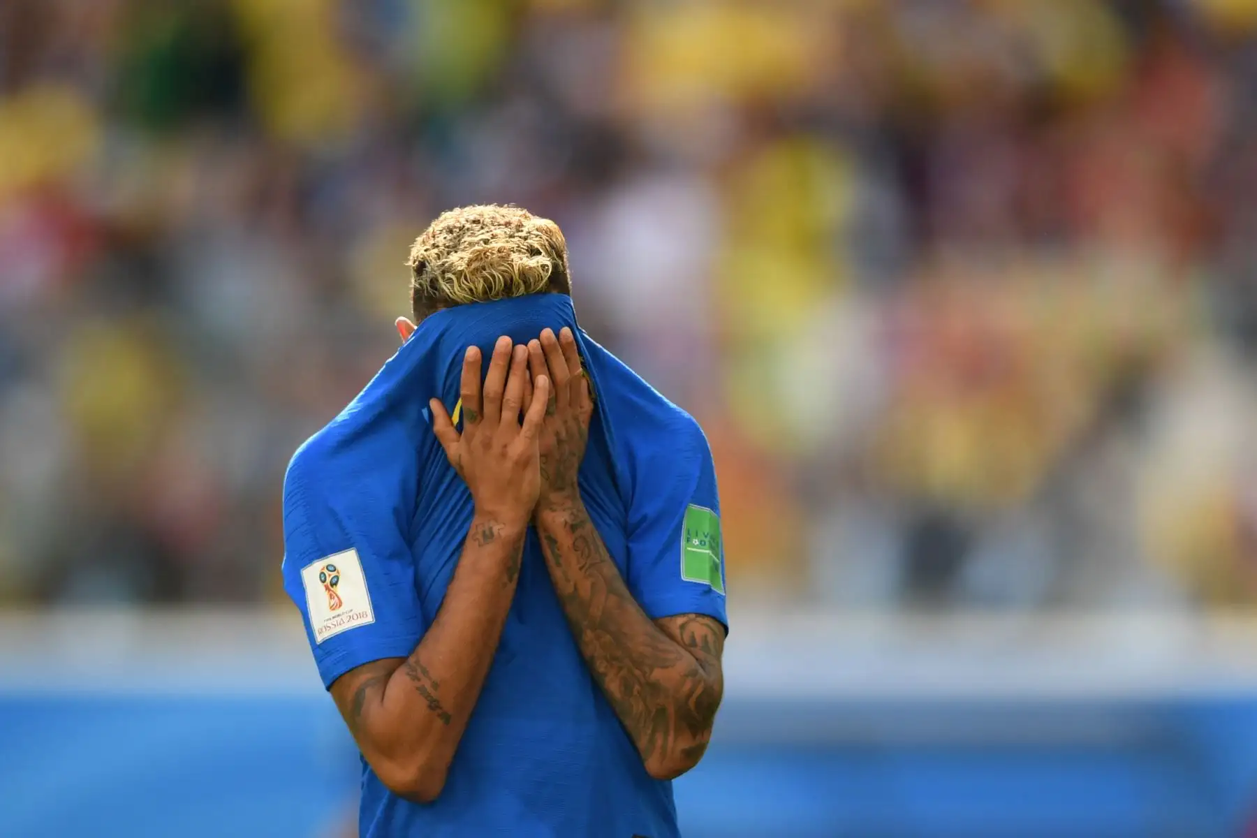 El delantero Neymar de Brasil reacciona a un lanzamiento errado durante el partido de fútbol del Grupo E de la Copa Mundial Rusia 2018 entre Brasil y Costa Rica en el Estadio de San Petersburgo en San Petersburgo el 22 de junio de 2018.
 / AFP