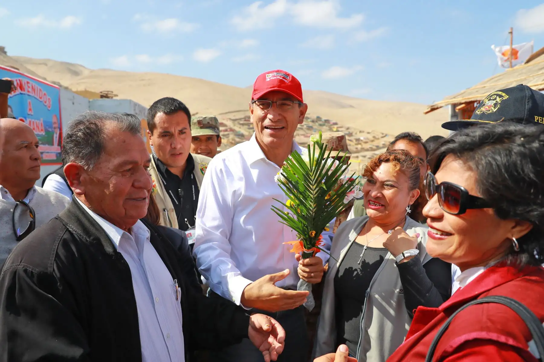 Jefe de Estado Martín Vizcarra verifica avance de obras de ampliación y mejoramiento del sistema de agua potable de Camaná (Arequipa). Foto/ Prensa Presidencia