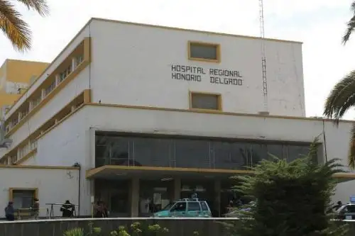 Las autoridades de Salud de la región Arequipa acondicionaron en el hospital Honorio Delgado Espinoza una zona de aislamiento para atender a los pacientes en caso de presentarse algún caso positivo de coronavirus (Covid-19) en esta parte del país, informó hoy Jorge Velarde Larico, responsable del área de Epidemiologia de la Gerencia Regional de Salud. ANDINA/Difusión