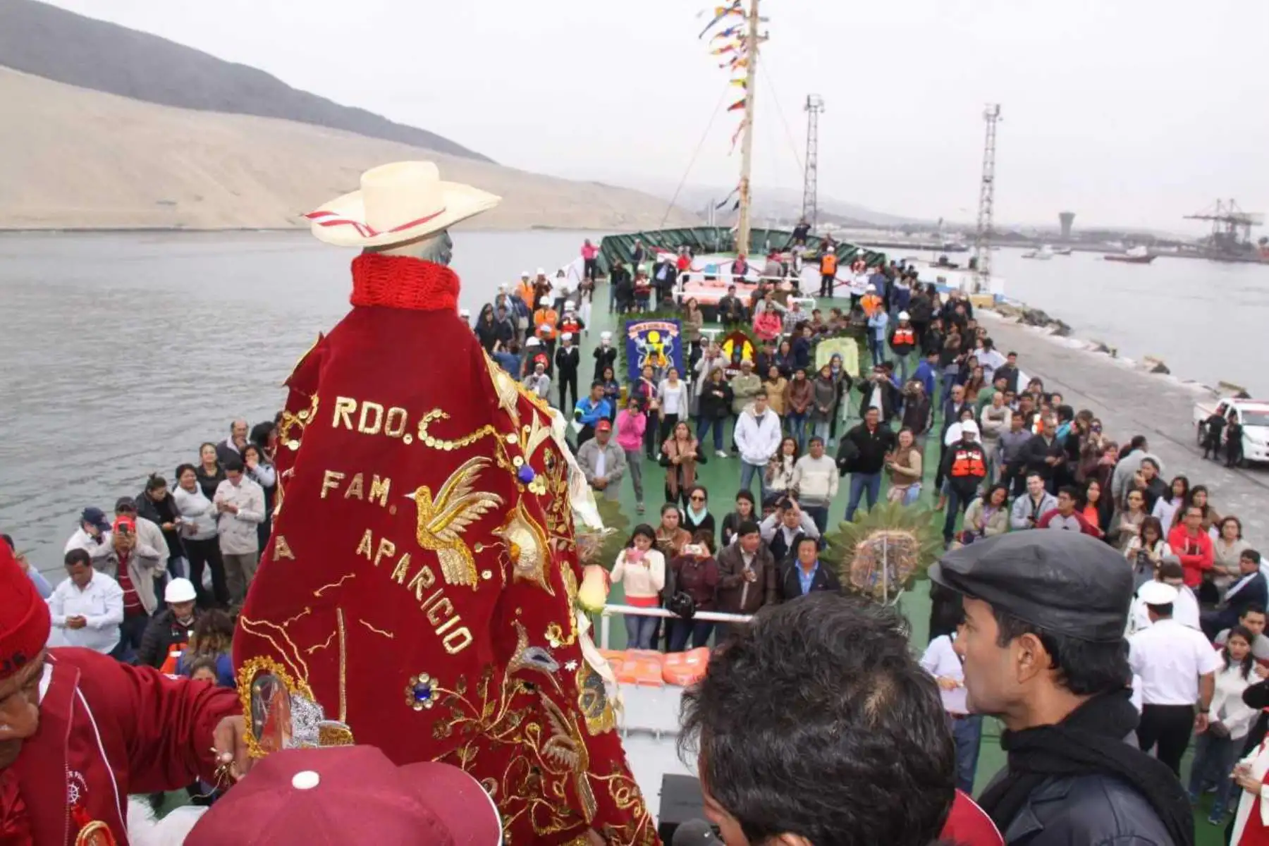 Alrededor de 150,000 personas visitarán la ciudad de Chimbote durante la fiesta patronal en honor a San Pedrito, declarada Patrimonio Cultural de la Nación, proyectó hoy el titular de la Dirección Subregional de Comercio Exterior y Turismo, Manuel Gasco Cruz.