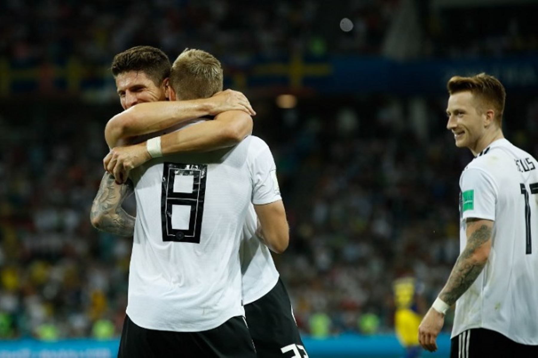 Alemania le ganó 2-1 a Suecia  y aún sigue con vida