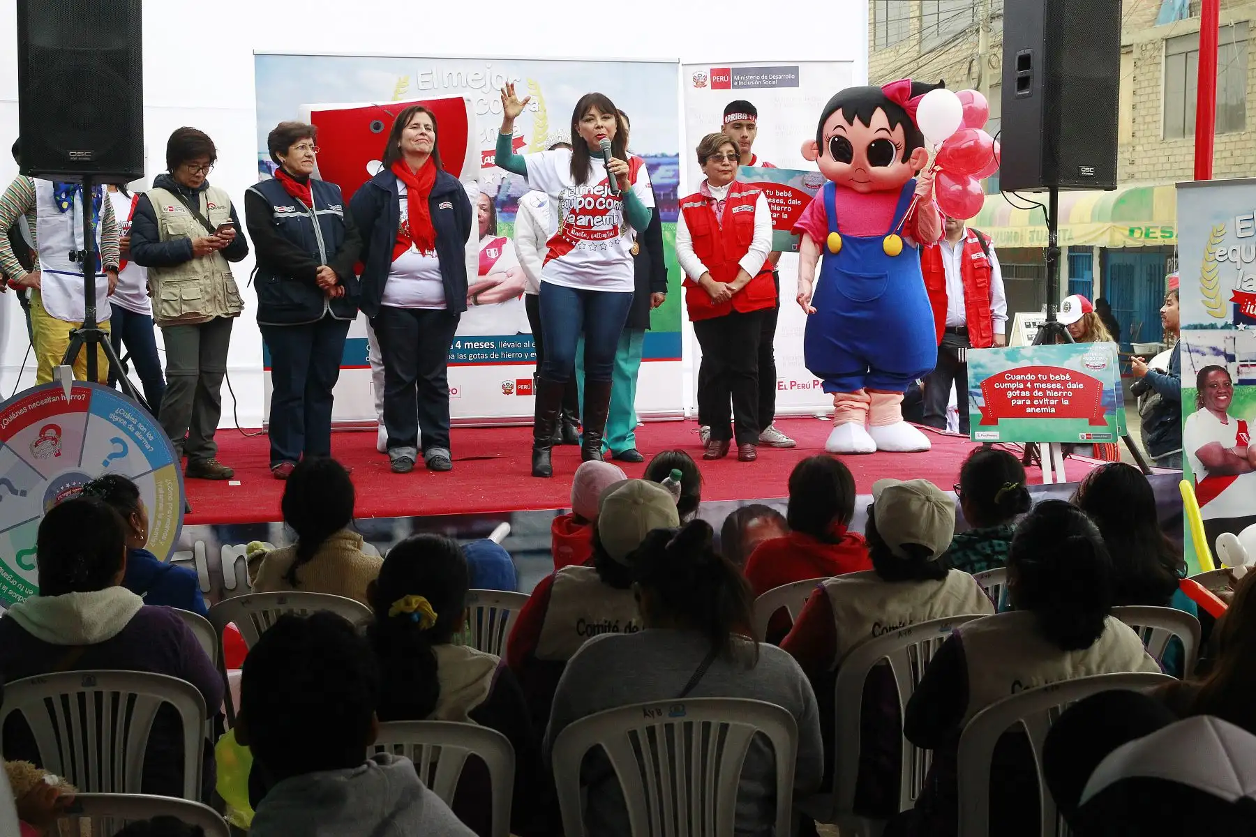 La ministra de Desarrollo e Inclusión Social, Liliana La Rosa, presidio ceremonia de lanzamiento de la Segunda Jornada Nacional contra la Anemia en San Juan de Lurigancho. Foto: ANDINA/Eddy Ramos.