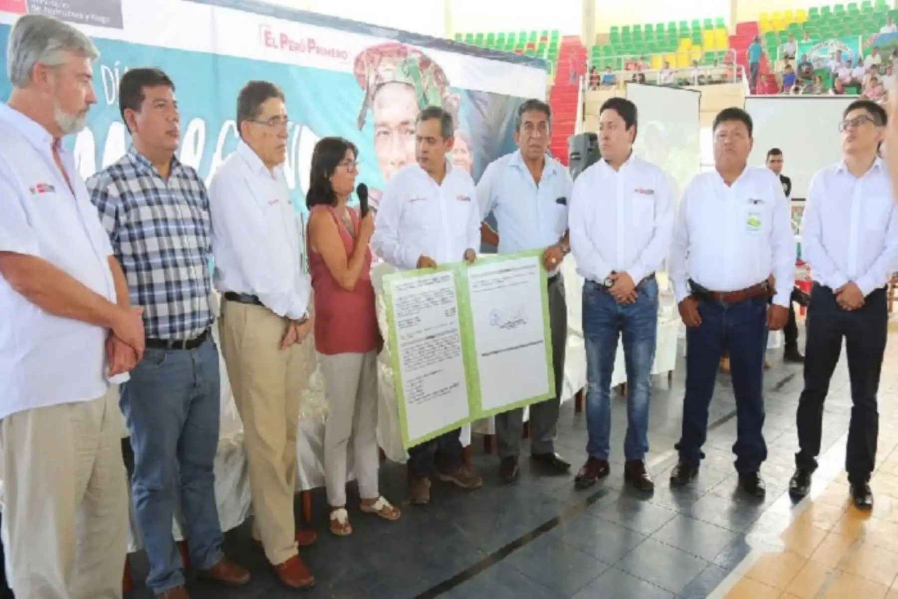 También se tituló a la comunidad nativa de Shintuya, ubicada en la alejada provincia del Manu.