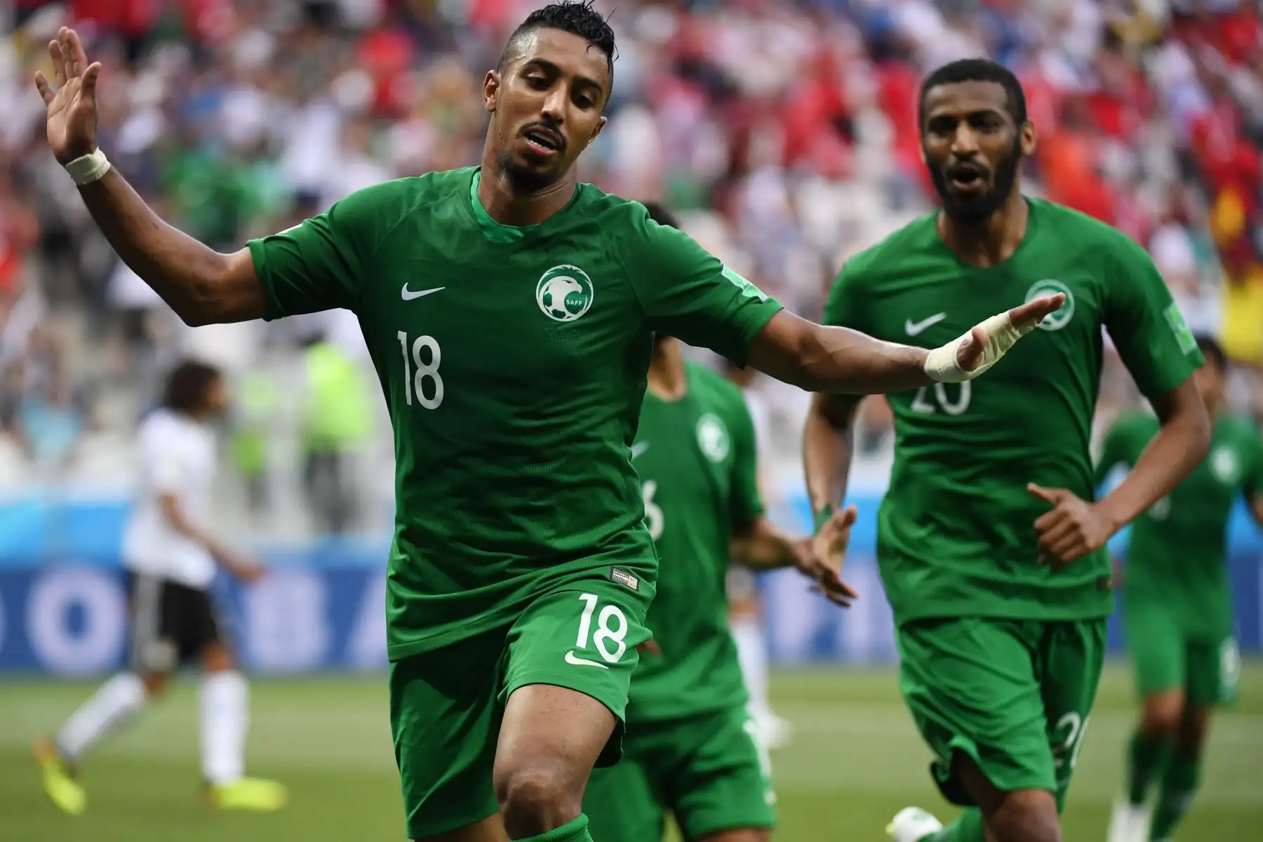 El delantero saudita Salem Al-Dawsari celebra la anotación durante el partido de fútbol del Grupo A de la Copa Mundial Rusia 2018 entre Arabia Saudita y Egipto en el Volgograd Arena de Volgogrado el 25 de junio de 2018. / AFP