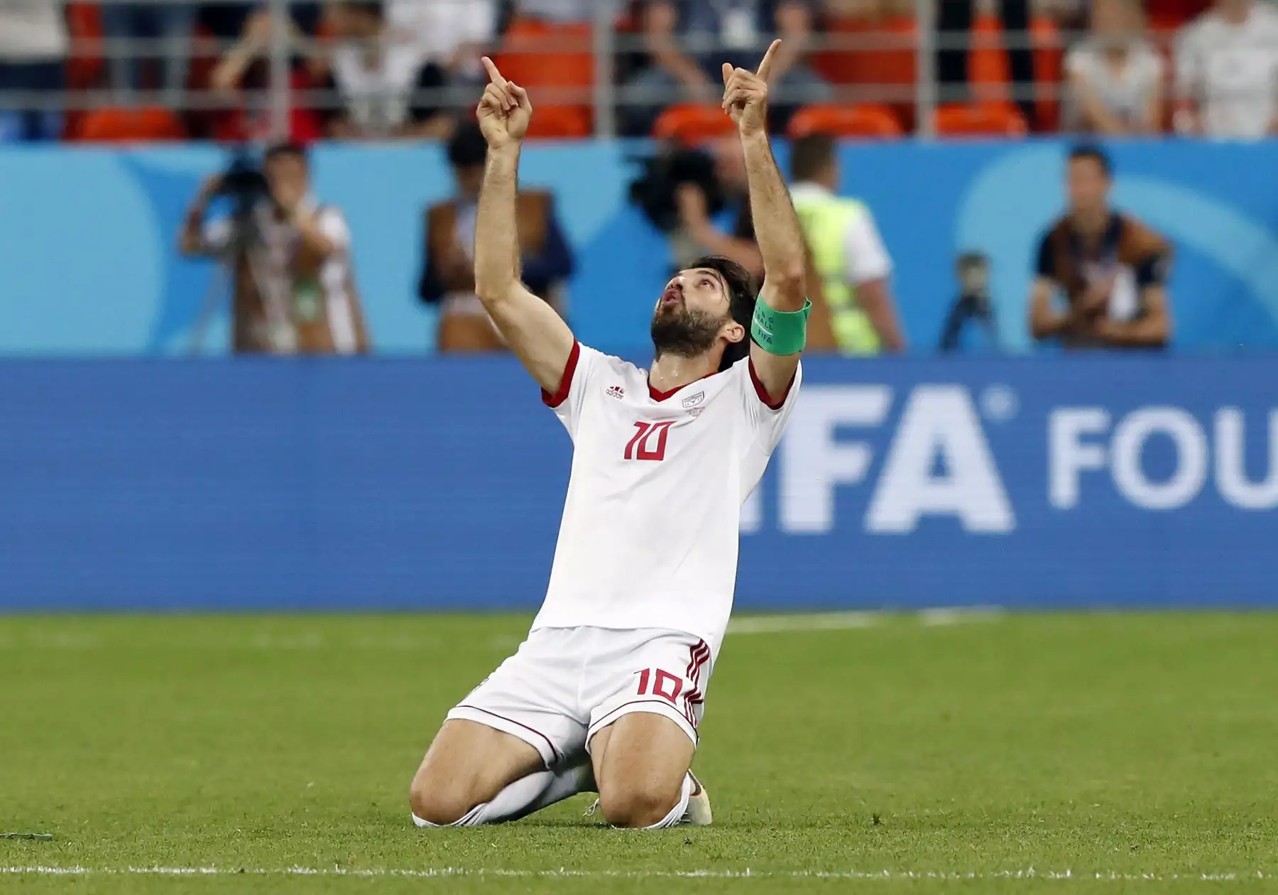 Karim Ansarifard de Irán reacciona durante la Copa Mundial de la FIFA 2018 el partido de fútbol preliminar del grupo B entre Irán y Portugal en Saransk, Rusia, el 25 de junio de 2018. EFE