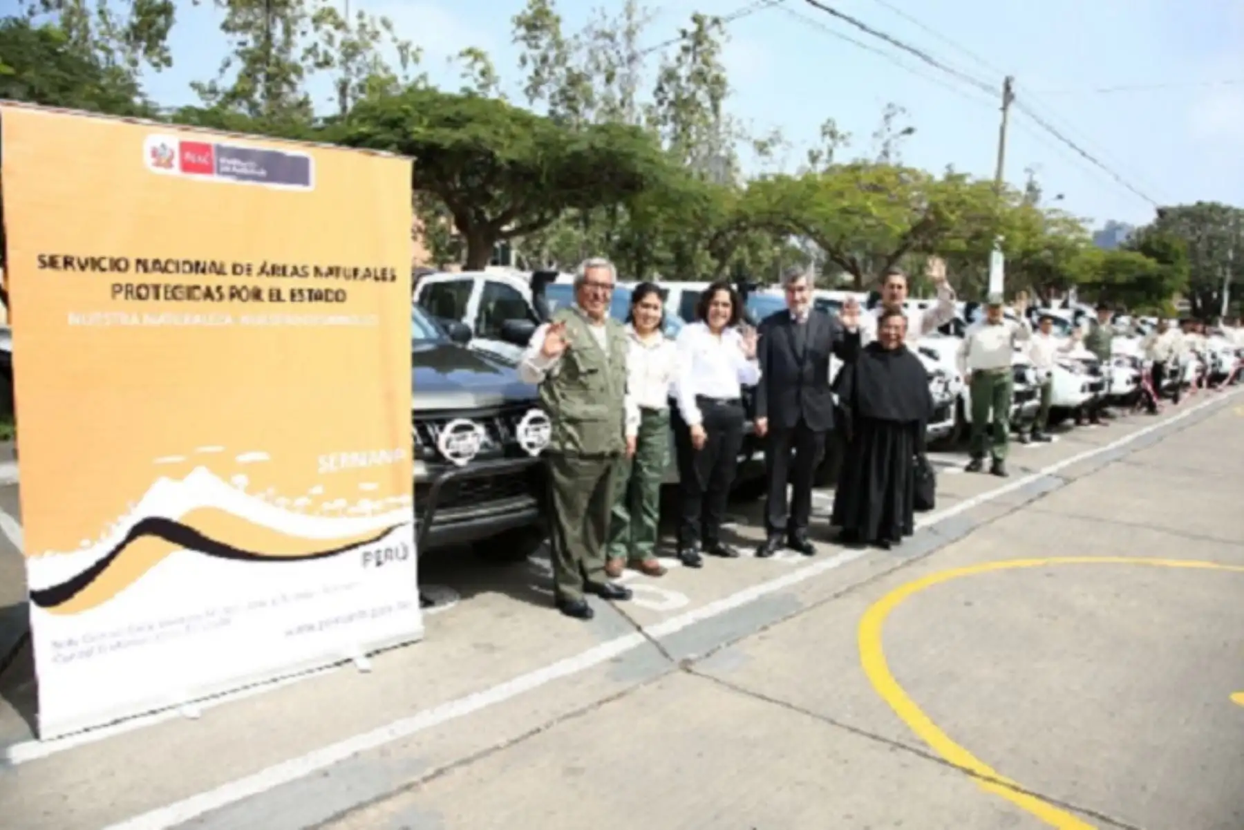 Ministra del Ambiente, Fabiola Muñoz, entregó hoy una nueva flota de vehículos a las jefaturas de 11 áreas naturales protegidas de 10 regiones del país, con el objetivo de reforzar las acciones de conservación, control y vigilancia de nuestro patrimonio natural.