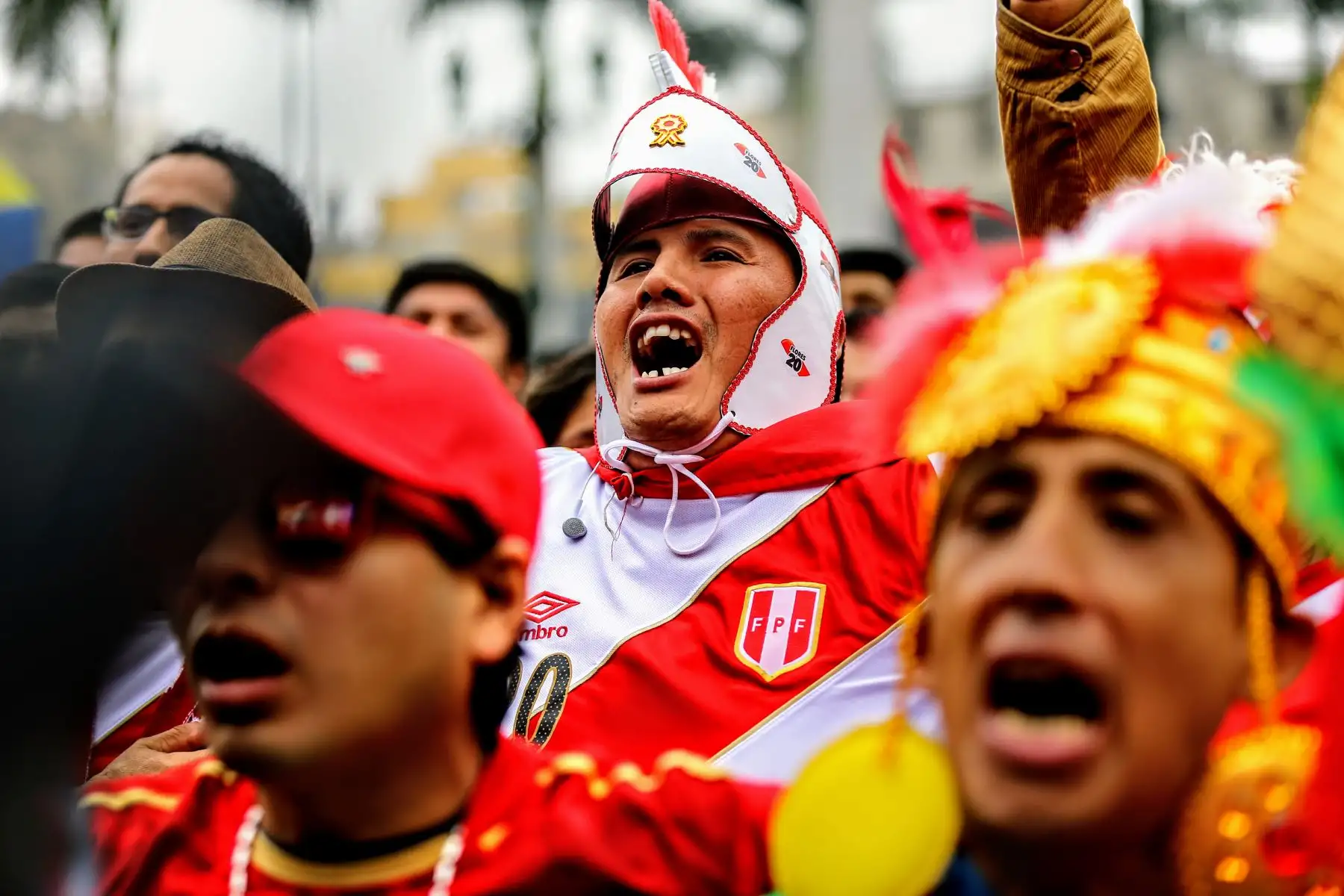 Hinchas peruanos festejan el triunfo parcial de nuestra selección. Foto: ANDINA/Luis Iparraguirre