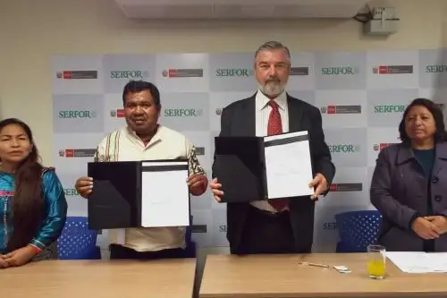 El Ministerio de Agricultura y Riego (Minagri), a través del Servicio Nacional Forestal y de Fauna Silvestre (Serfor) firmó un convenio de cooperación interinstitucional con el Consejo Shipibo-Konibo y Xetebo (Coshikox) con el fin de desarrollar proyectos que otorguen valor a los recursos naturales del bosque y fortalezcan el manejo forestal comunitario.