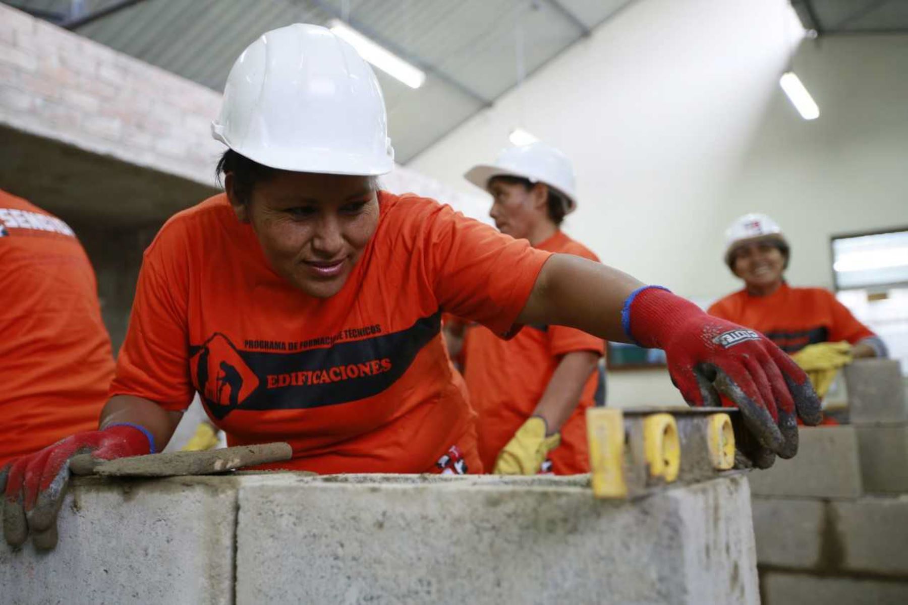Un total de 3,080 jóvenes y adultos de 11 centros poblados del distrito Olmos, en Lambayeque, recibirán cursos de formación operativa de parte del Servicio Nacional de Capacitación para la Industria de la Construcción (Sencico).