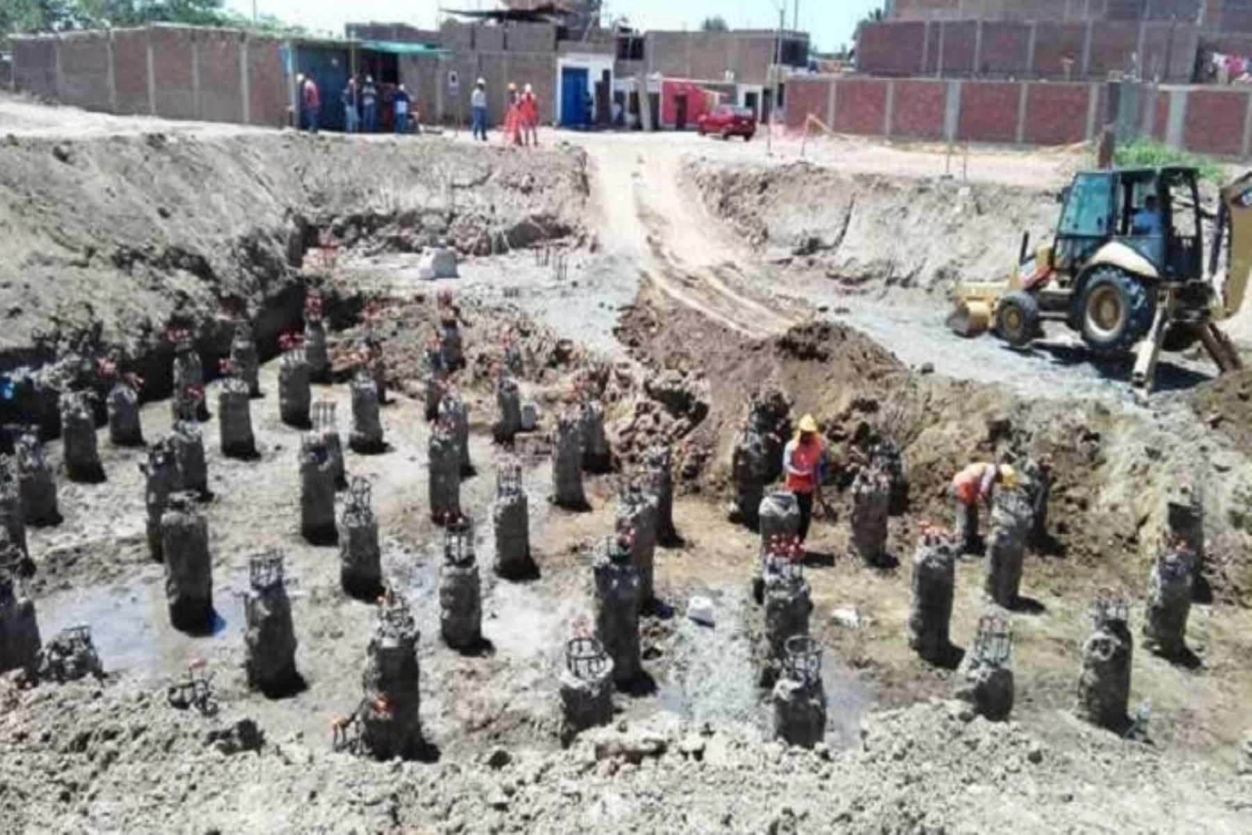 Detectan riesgos en obra de agua potable y alcantarillado en distrito de Monsefú