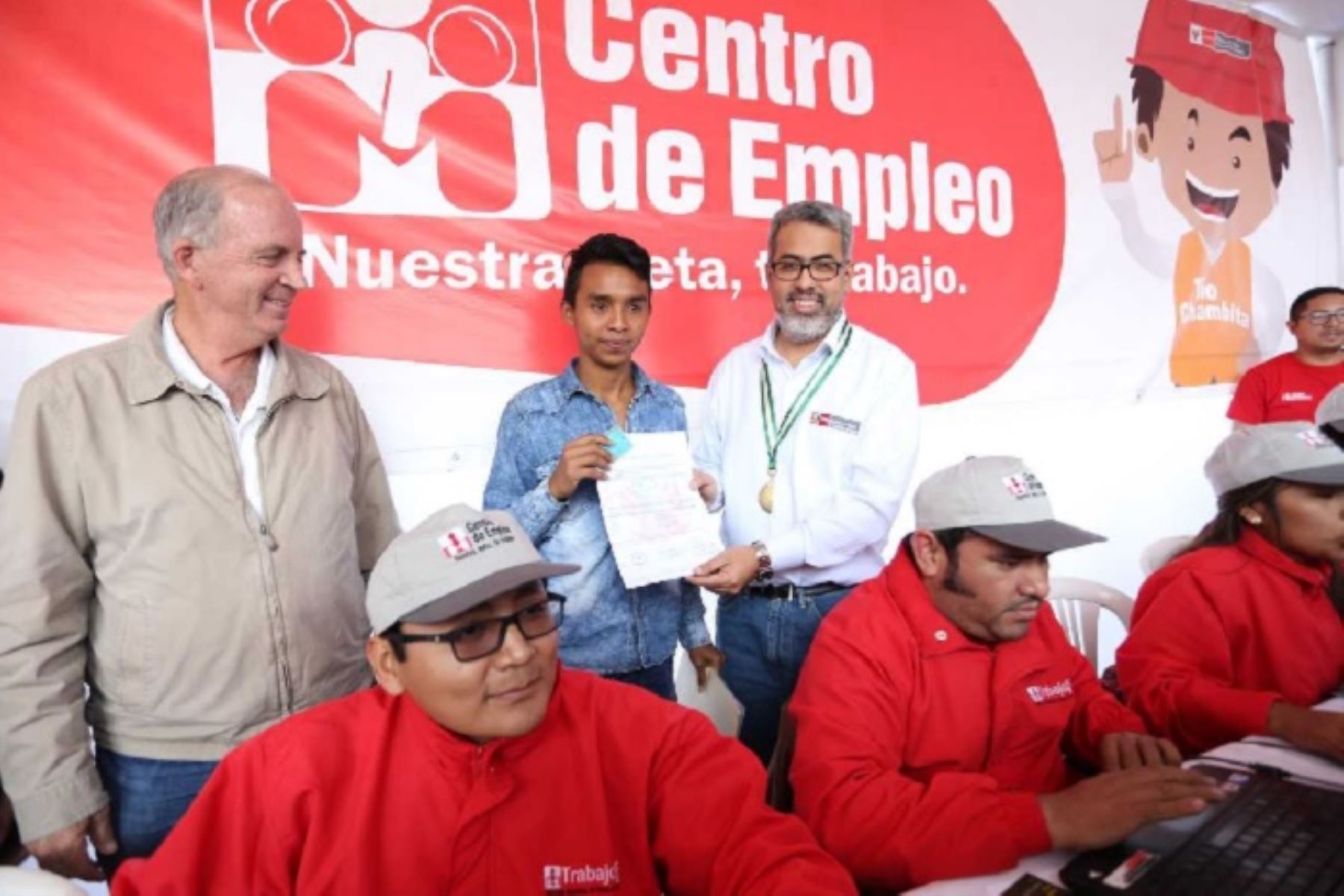 Viceministro de Promoción del Empleo y Capacitación Laboral, Fernando Cuadros, clausuró Semana del Empleo en Ica.